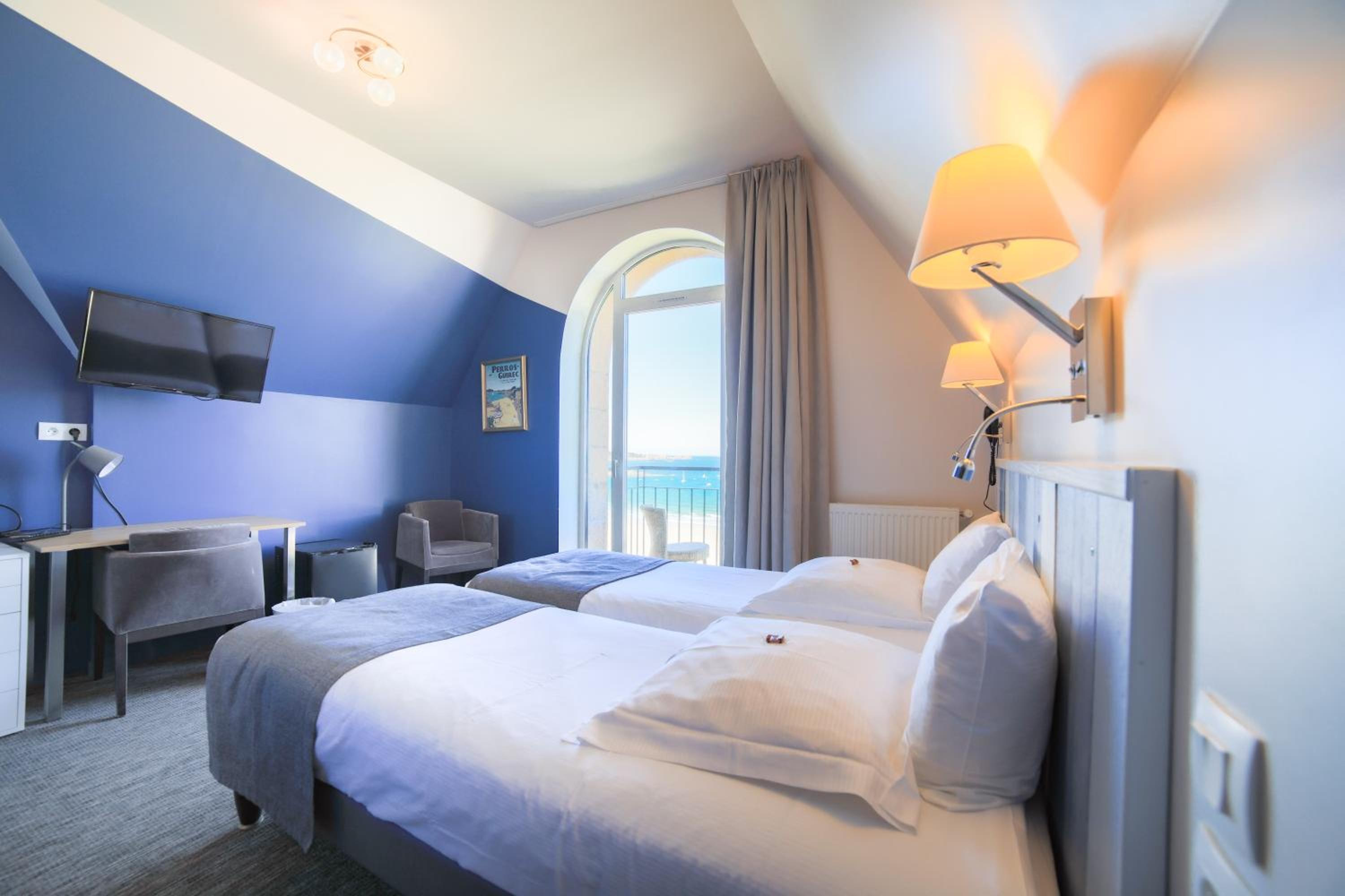Twin Room with Sea View photo 1