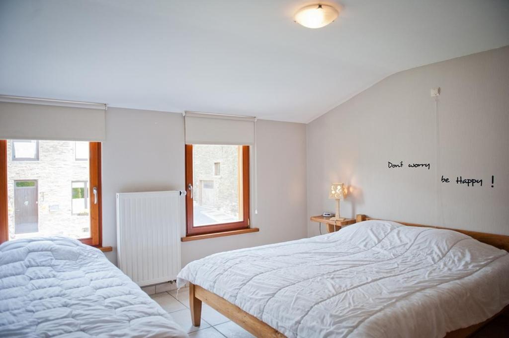 Five-Bedroom House photo 1