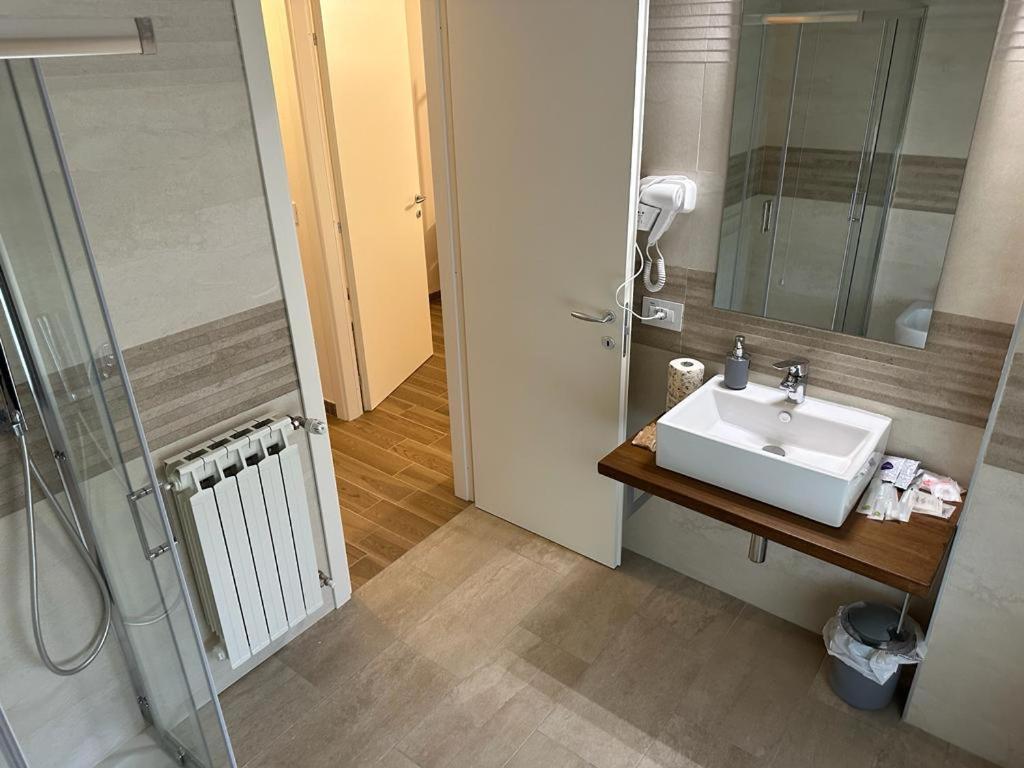 Family Room with Private Bathroom photo 3