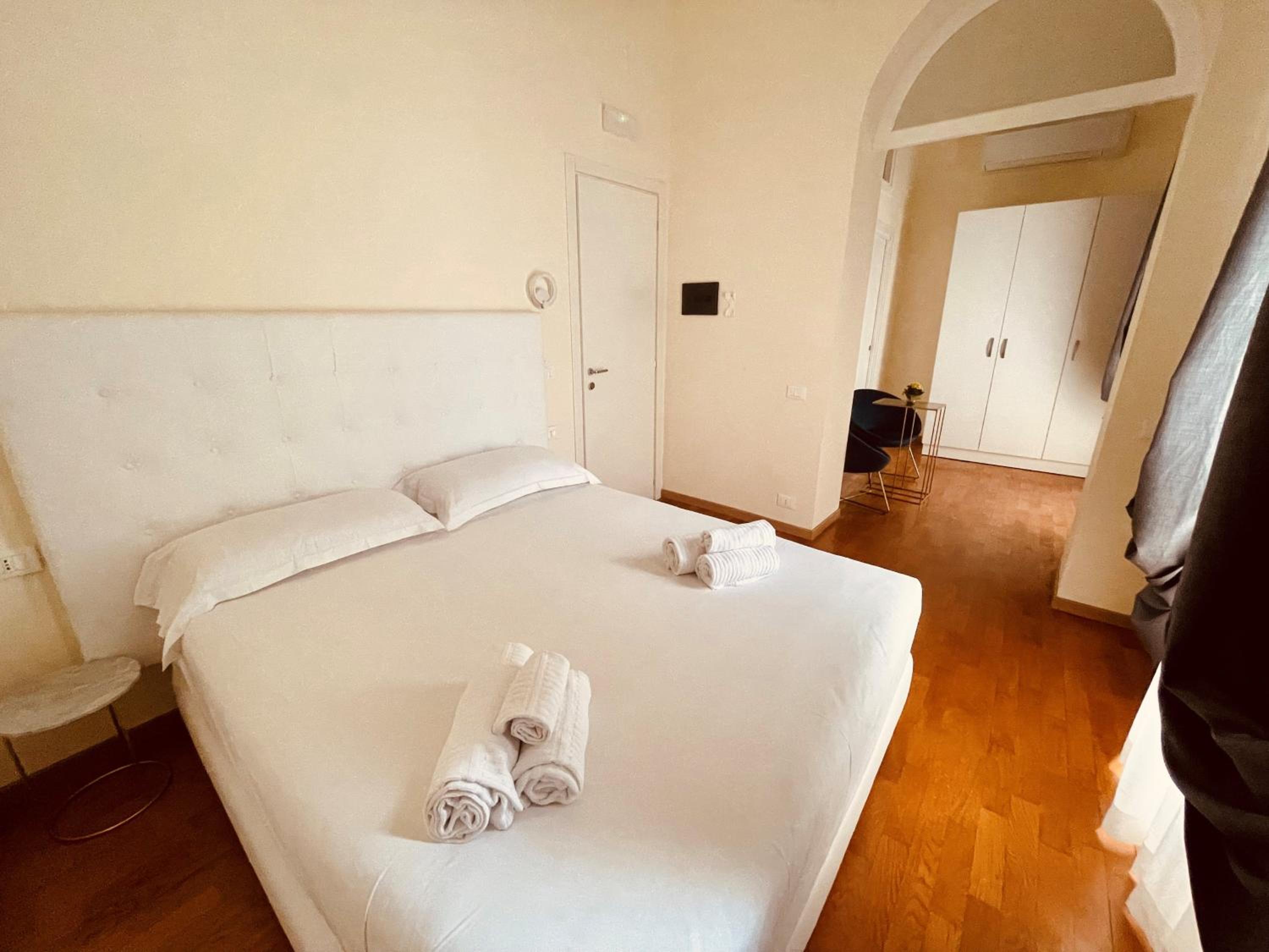 Standard Double Room photo 3
