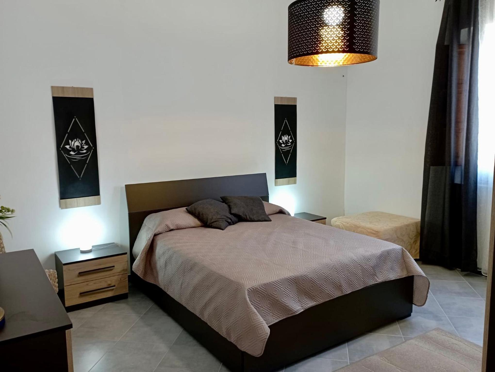 One-Bedroom House photo 1