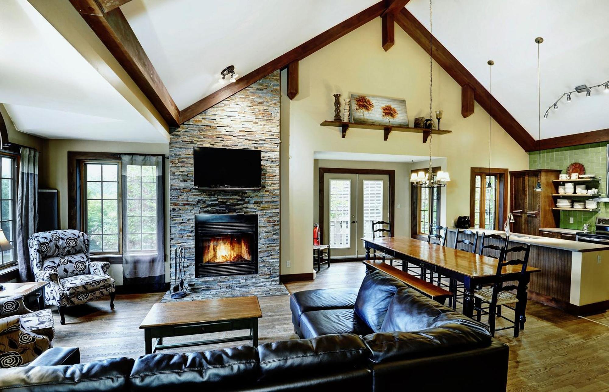Three-Bedroom Chalet photo 1