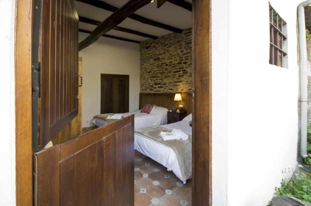 Double Room with Private Bathroom - Photo 4