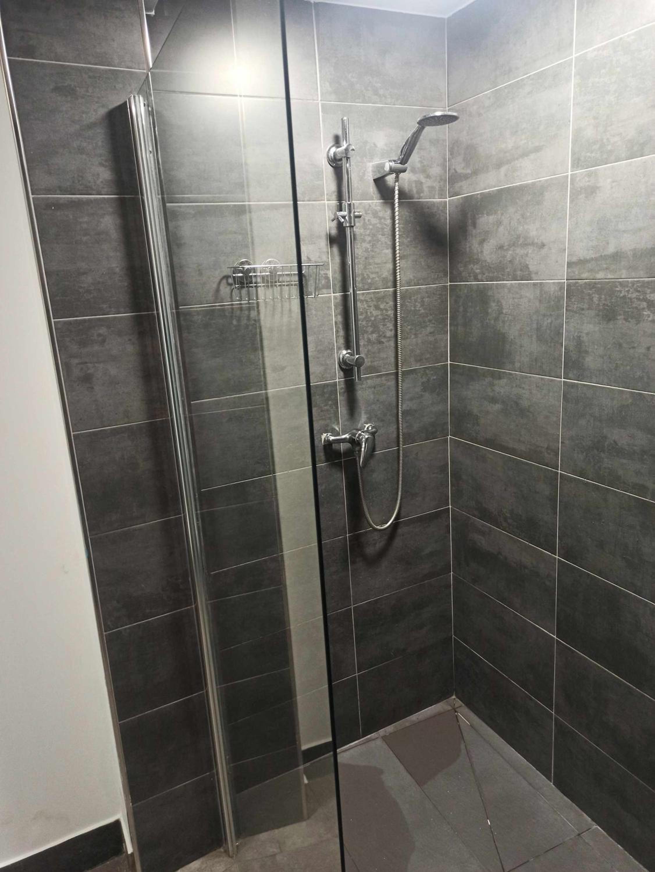 Double Room with Private Bathroom - Photo 5
