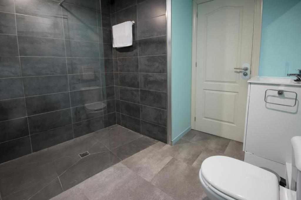 Double Room with Private Bathroom - Photo 7