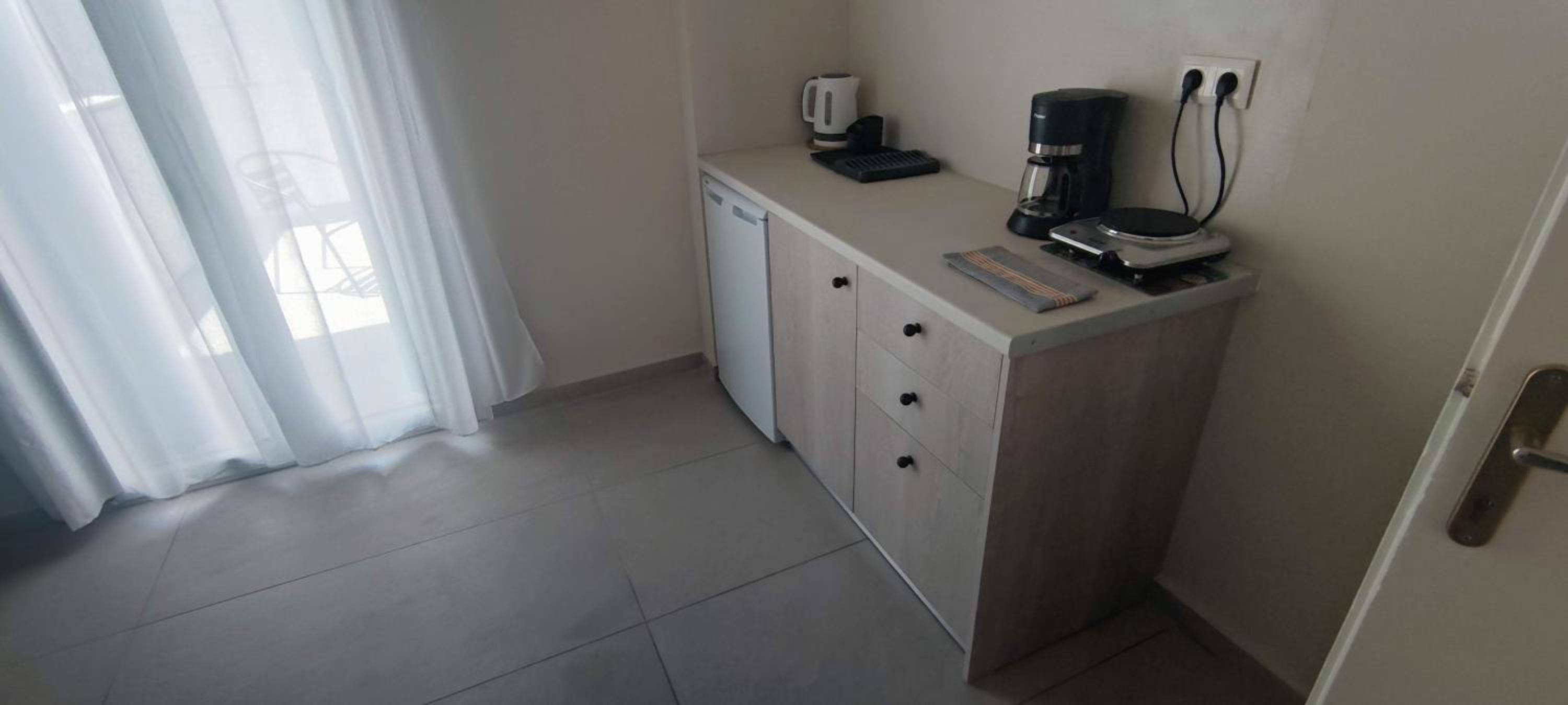 One-Bedroom Apartment photo 3