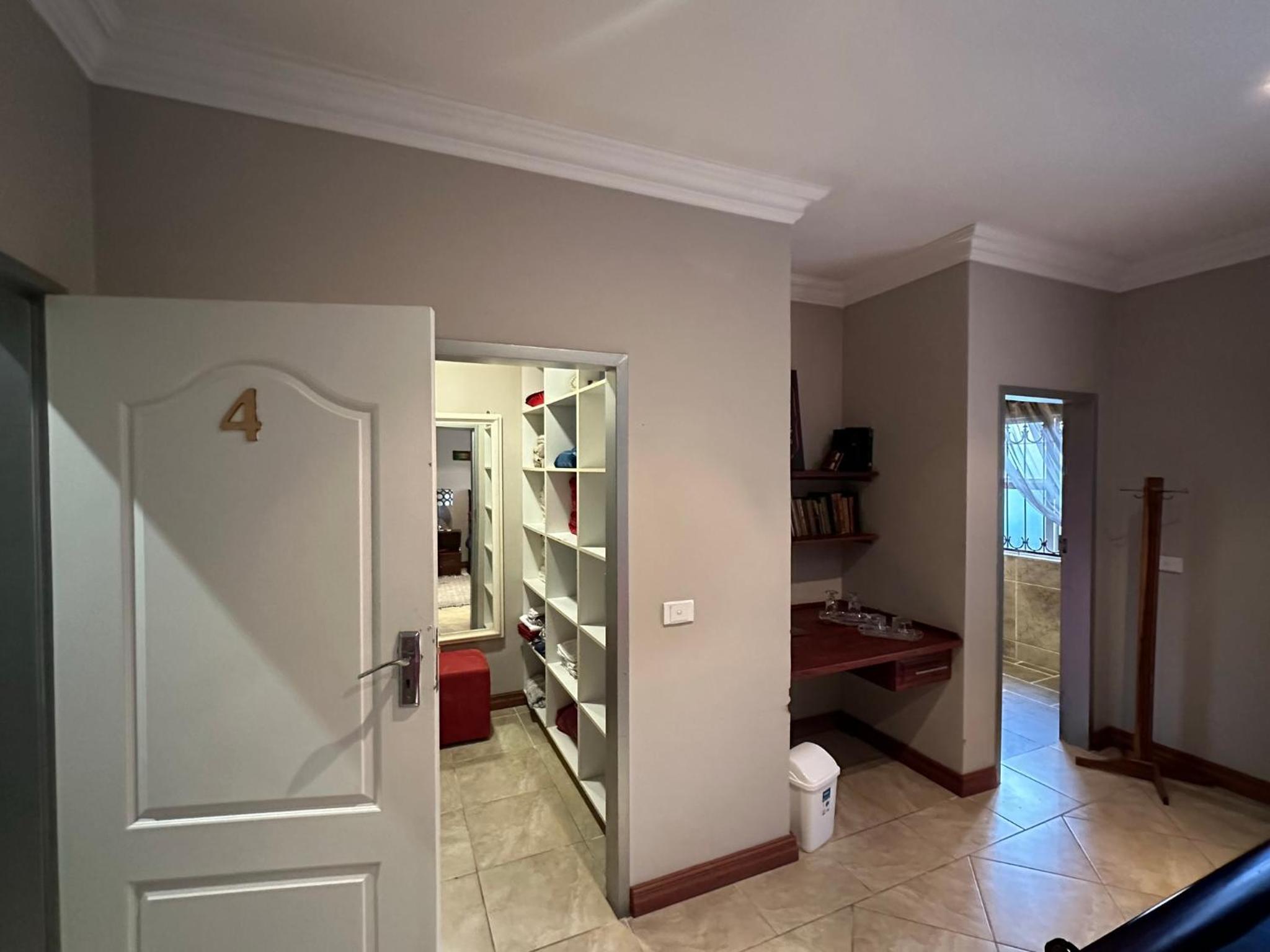 Double Room with Private Bathroom photo 3