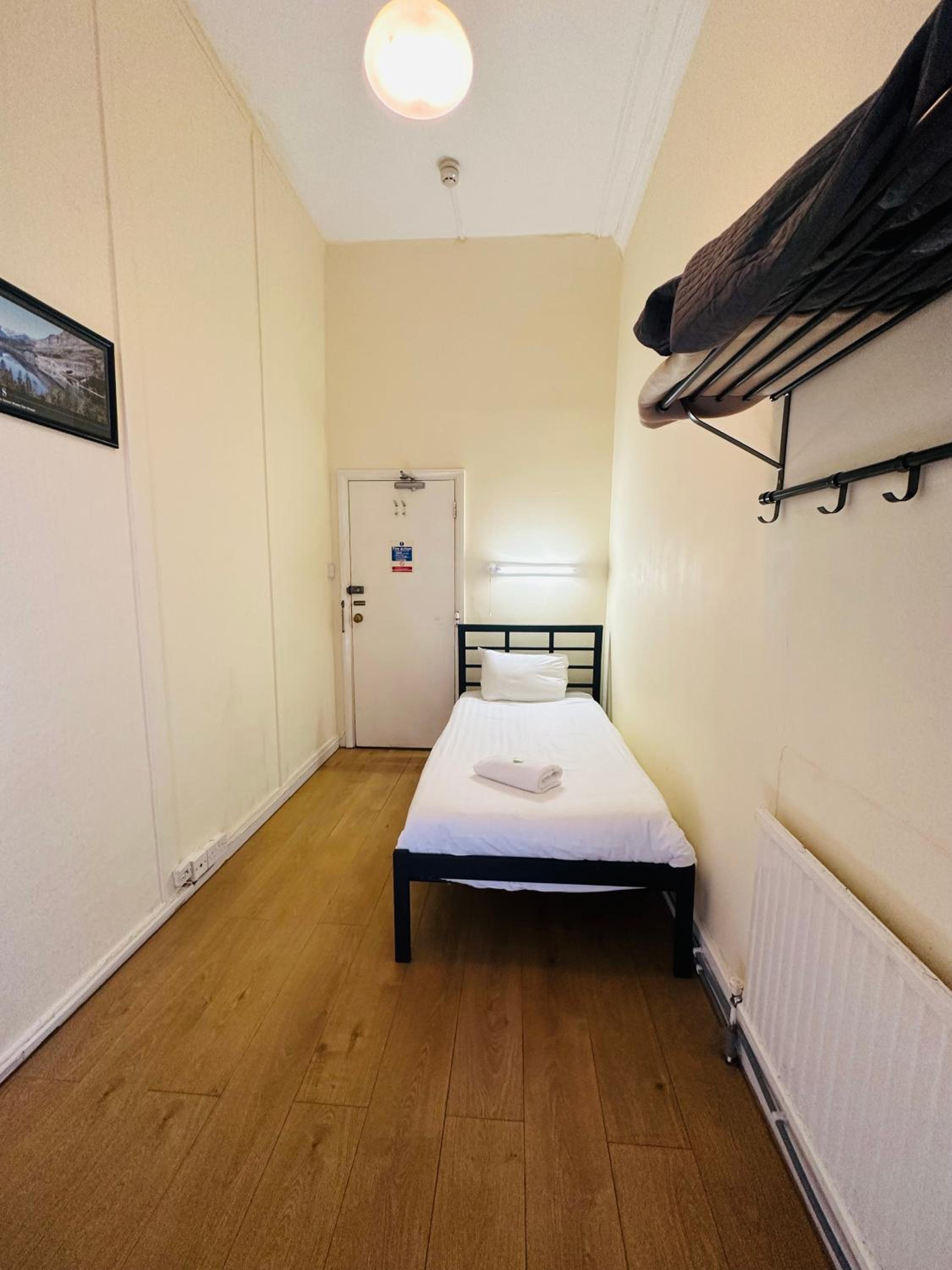 Single Room - Basic photo 1
