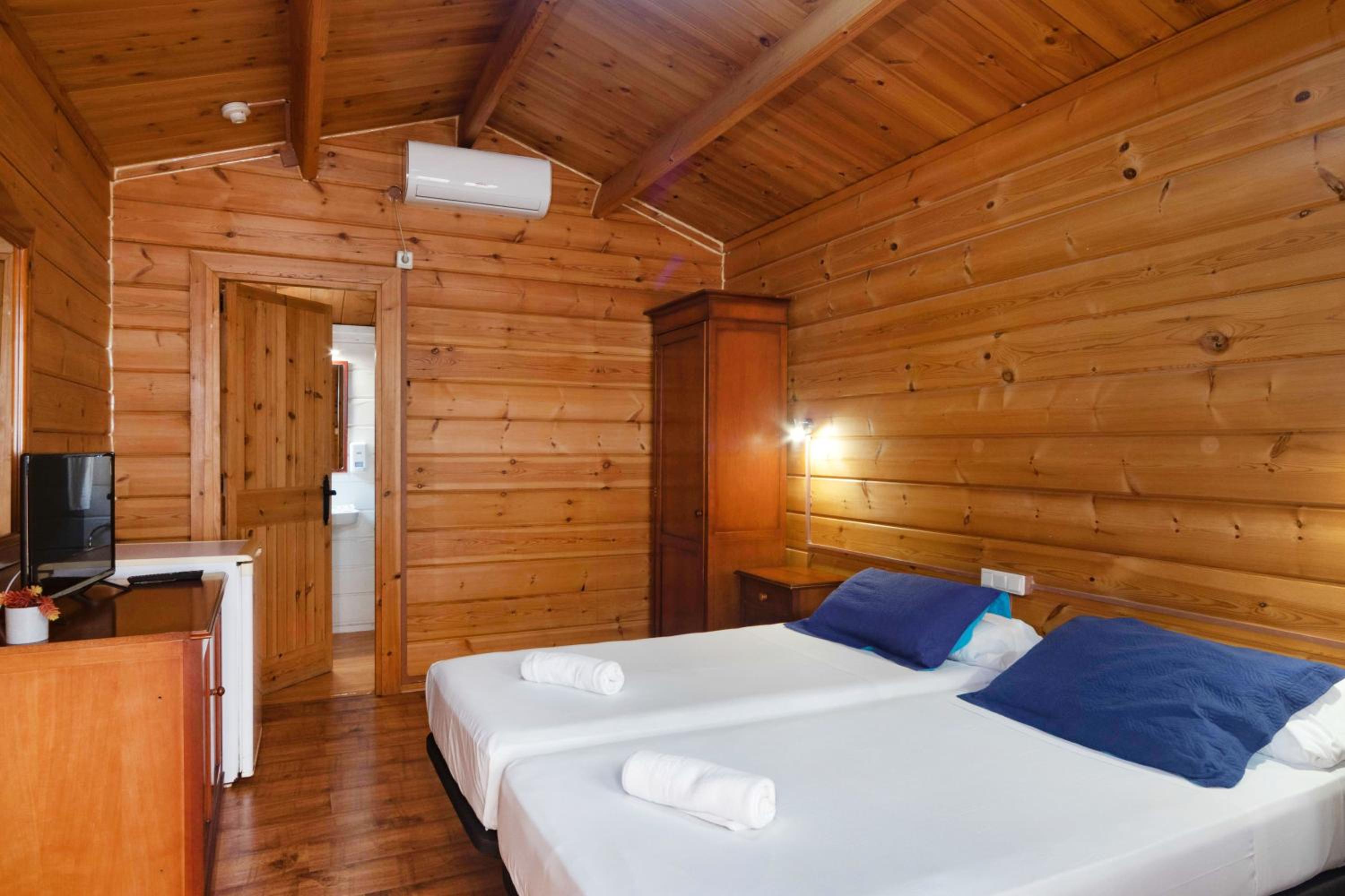Wood Cabin - Photo 1
