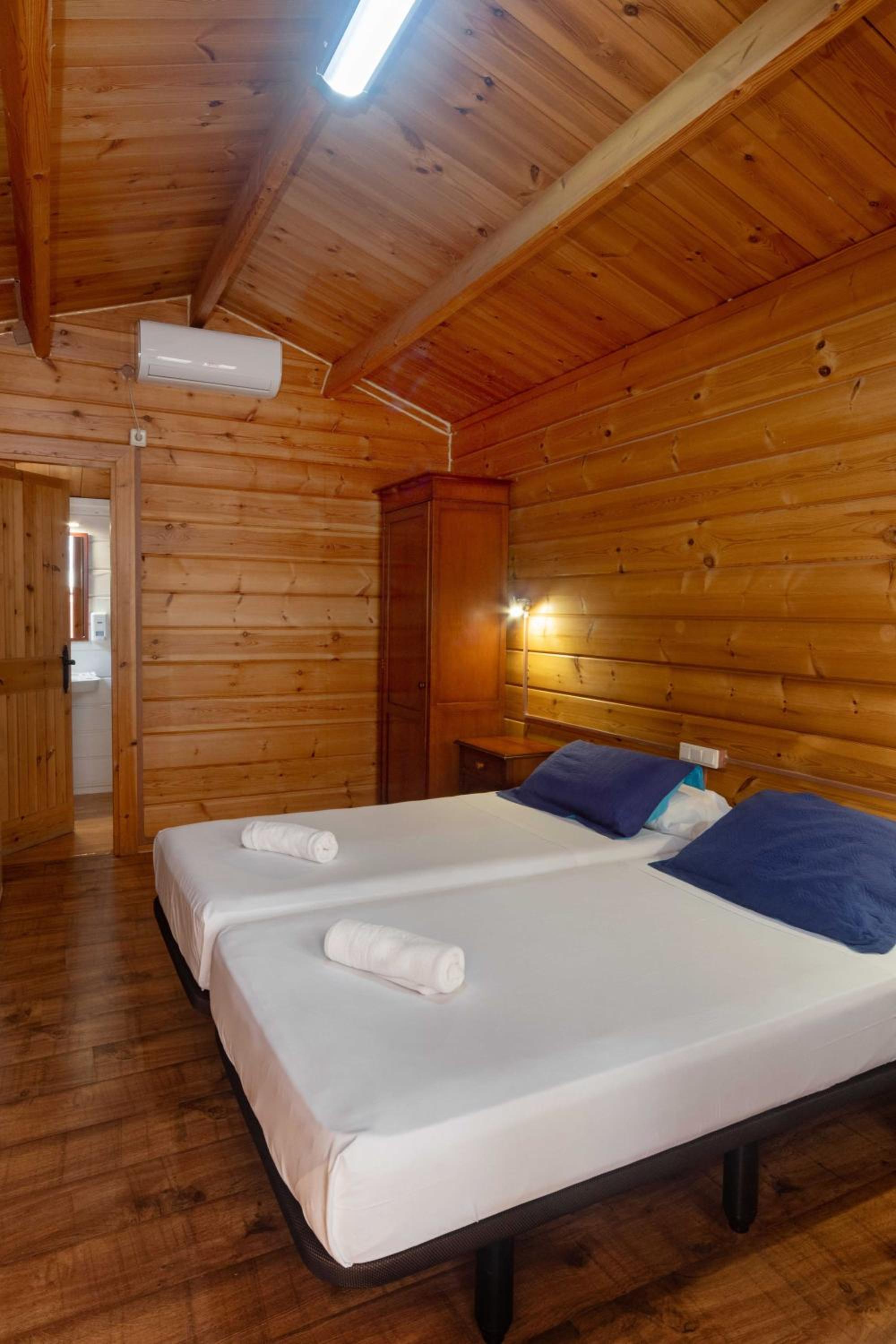 Wood Cabin - Photo 51