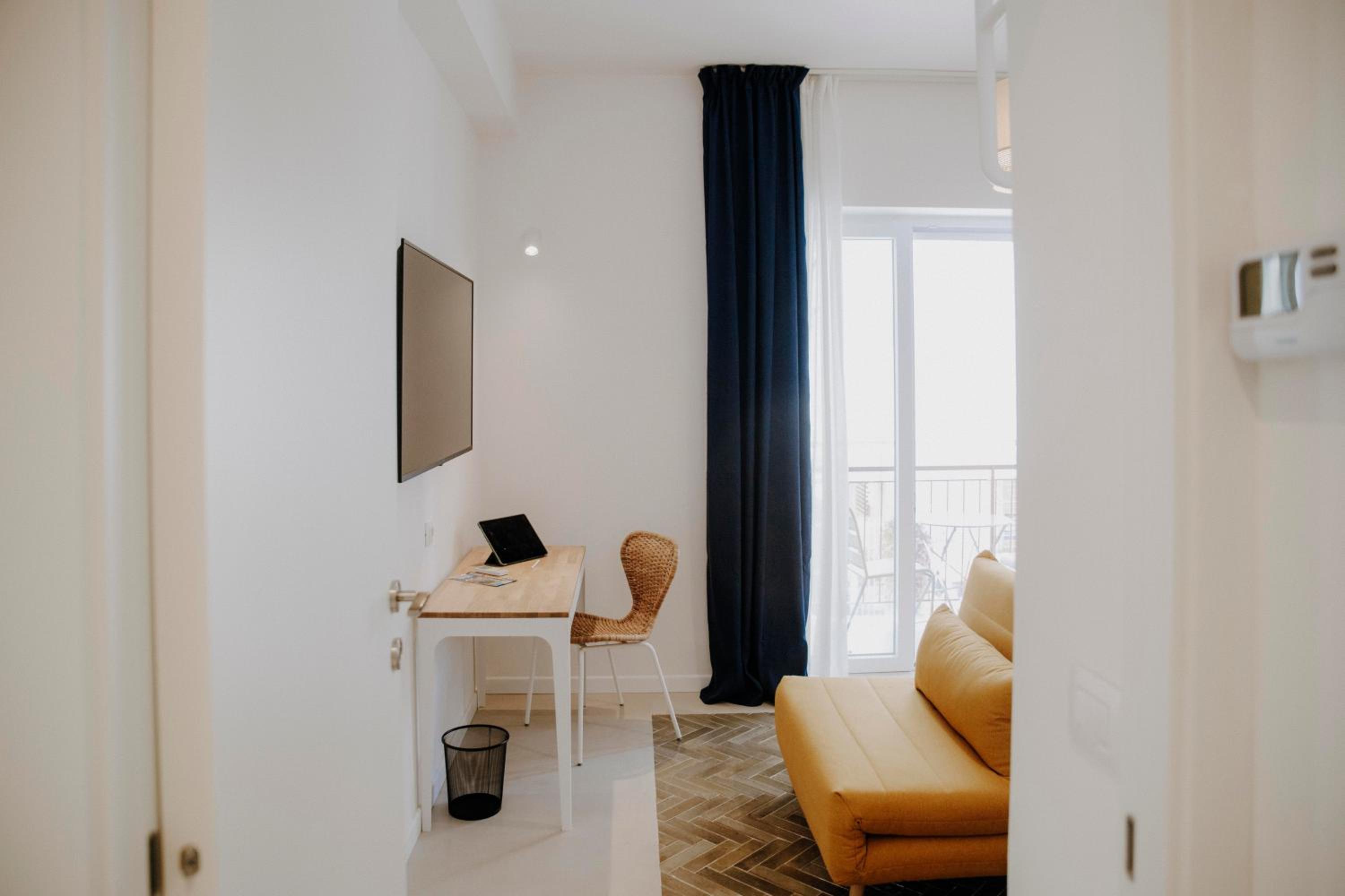 One-Bedroom Apartment photo 3