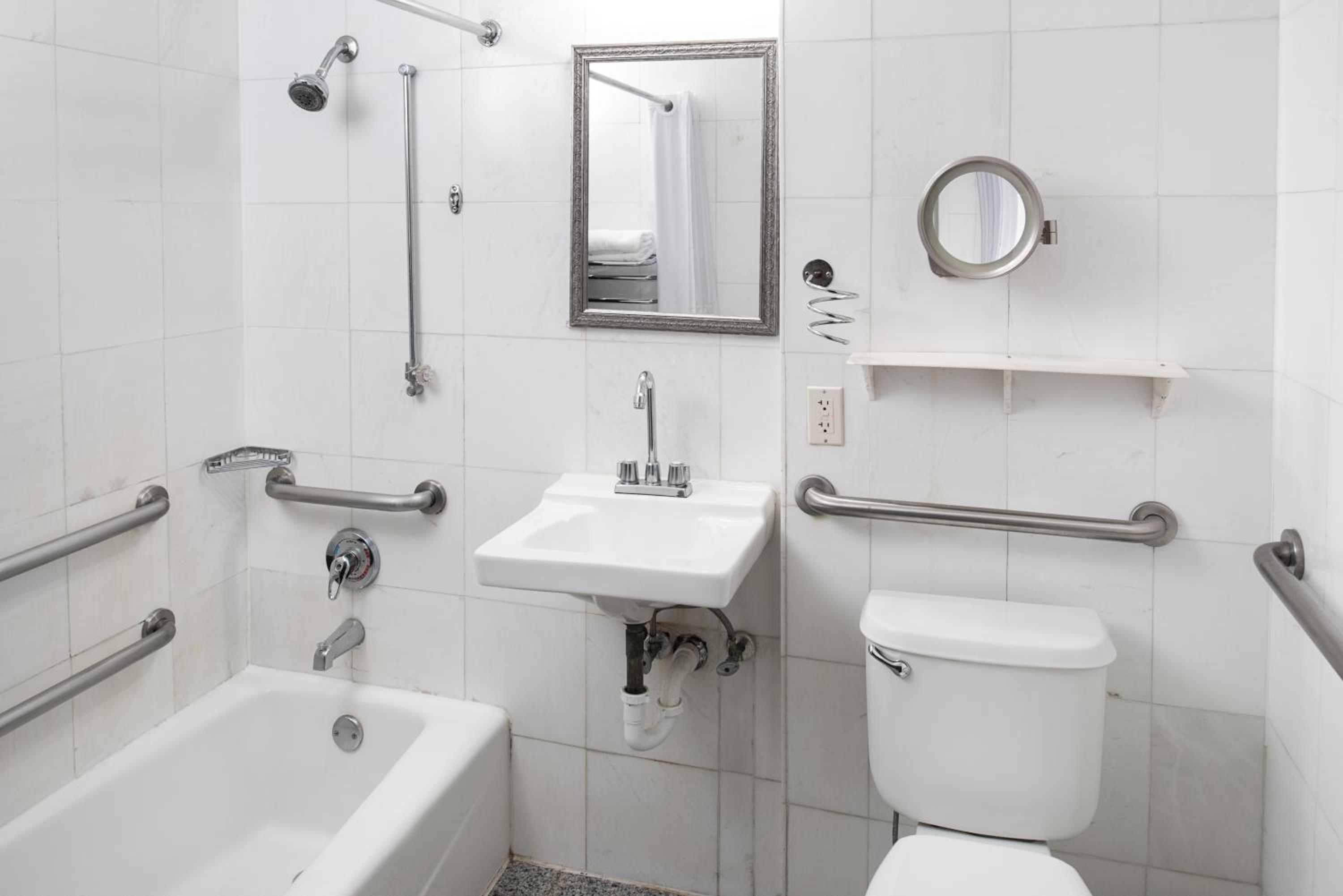 Double Beds Accessible - Photo 8