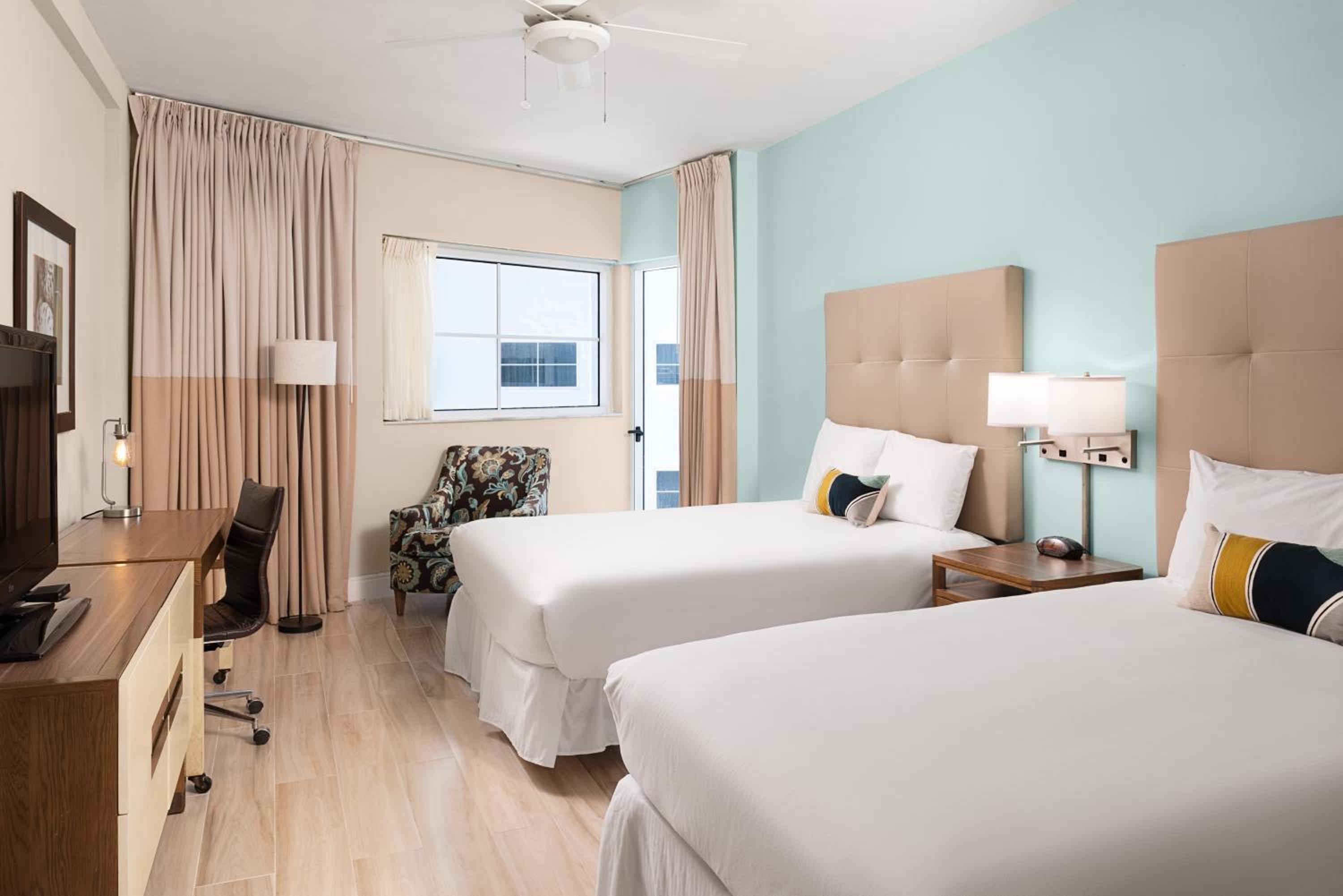Deluxe City View Double Beds - Photo 1
