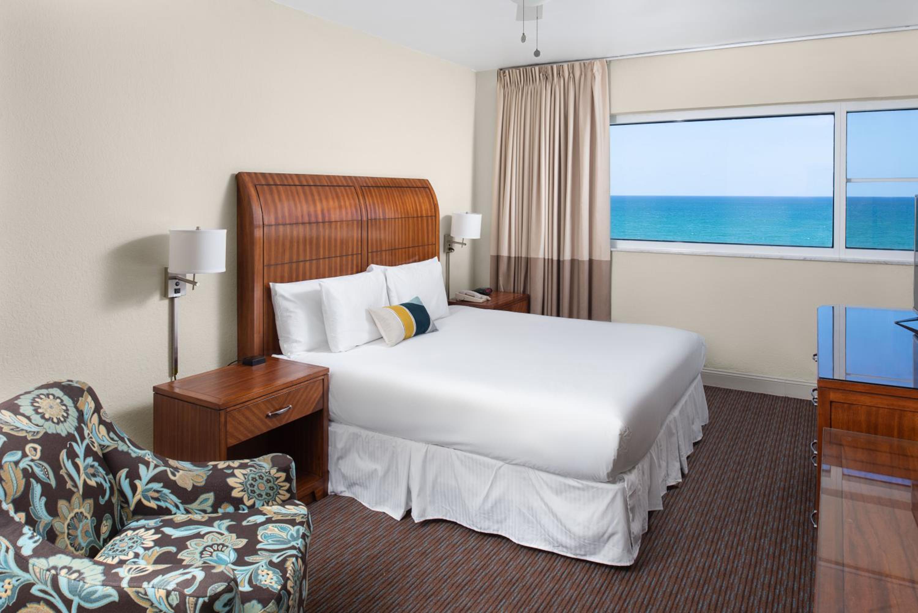 Oceanfront King - Photo 1