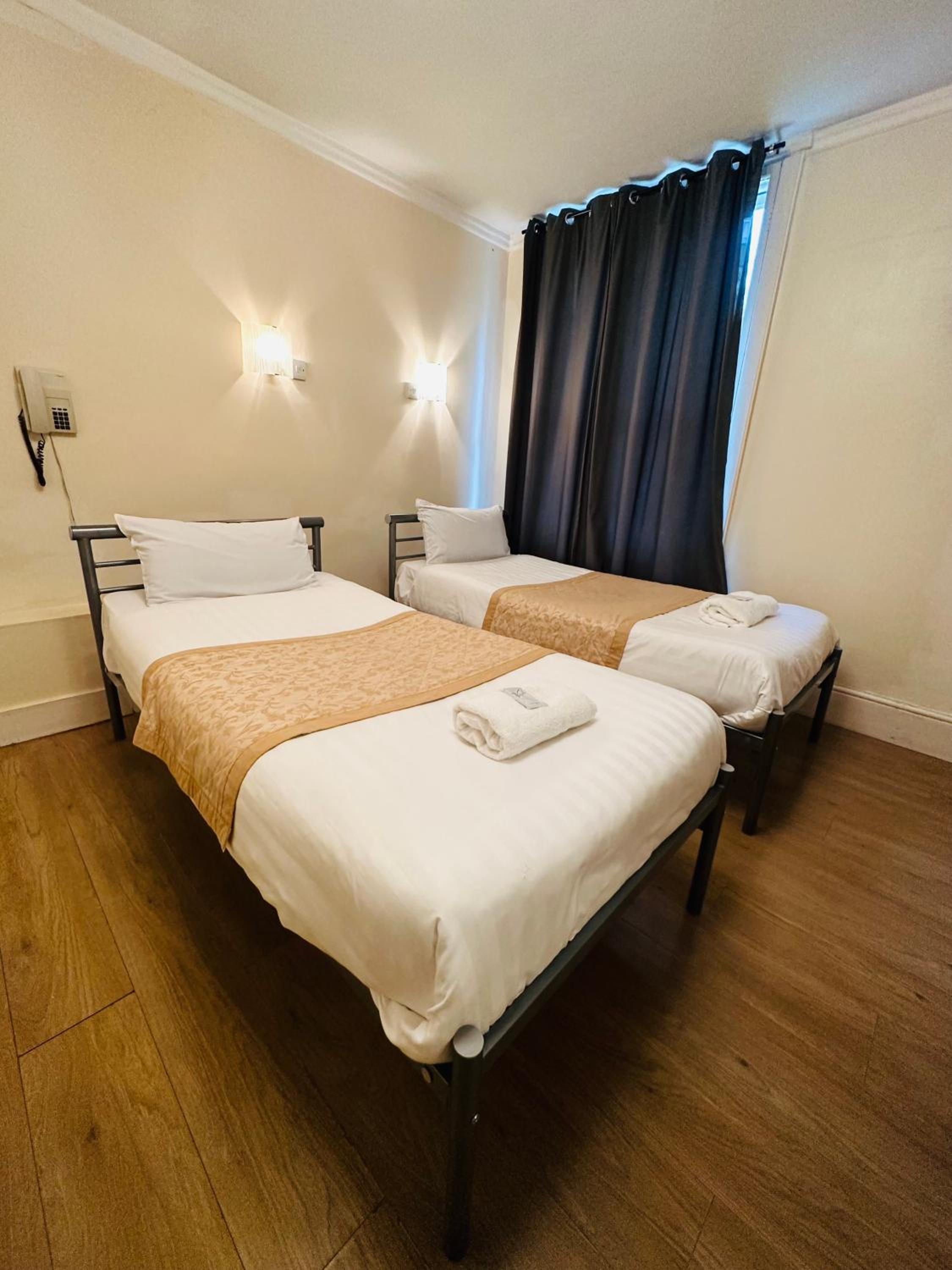Twin Room en suite photo 1