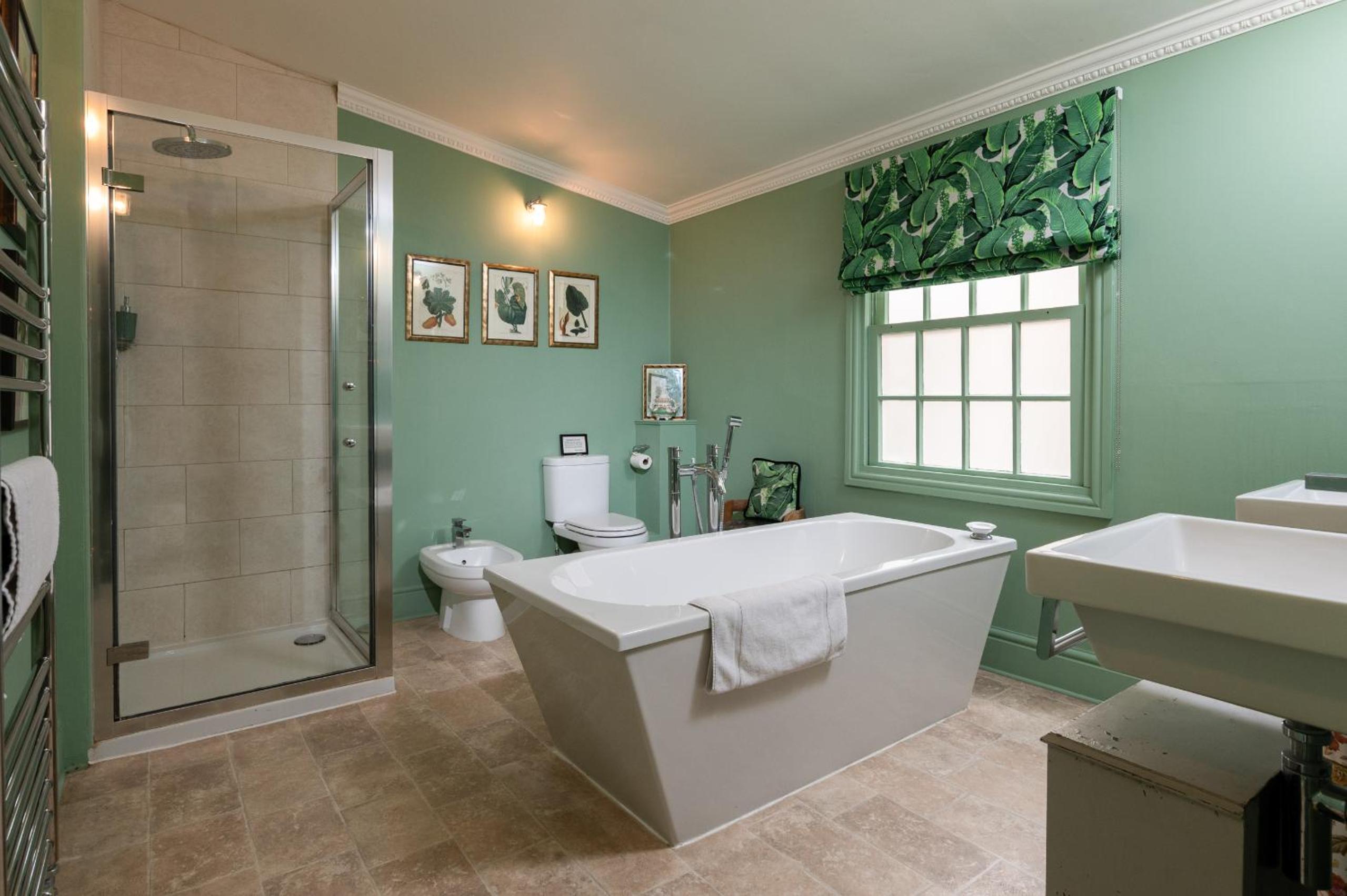 Four-Bedroom House - Photo 30