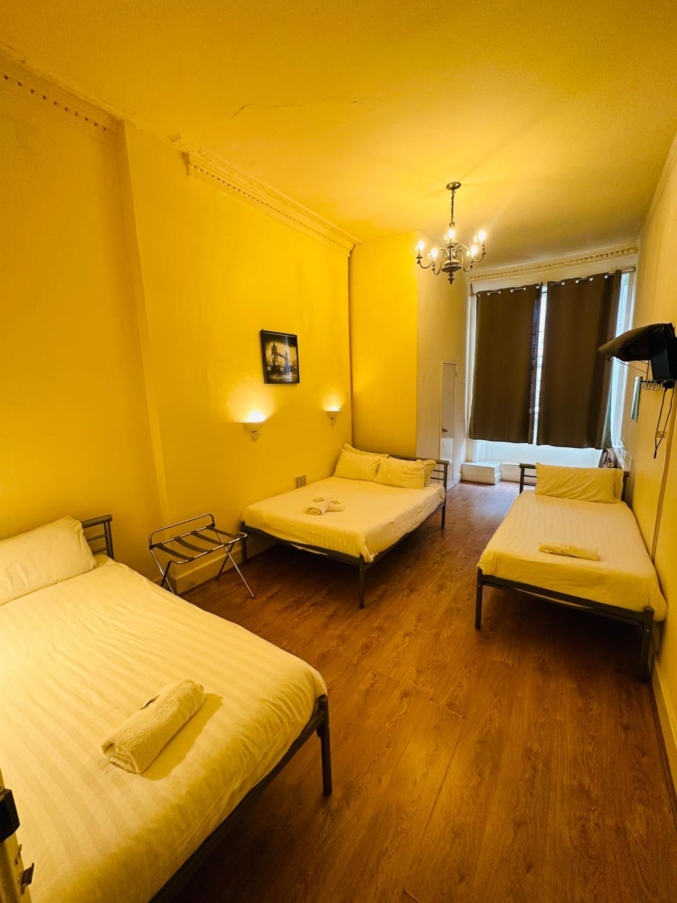 Family Room - En Suite photo 1
