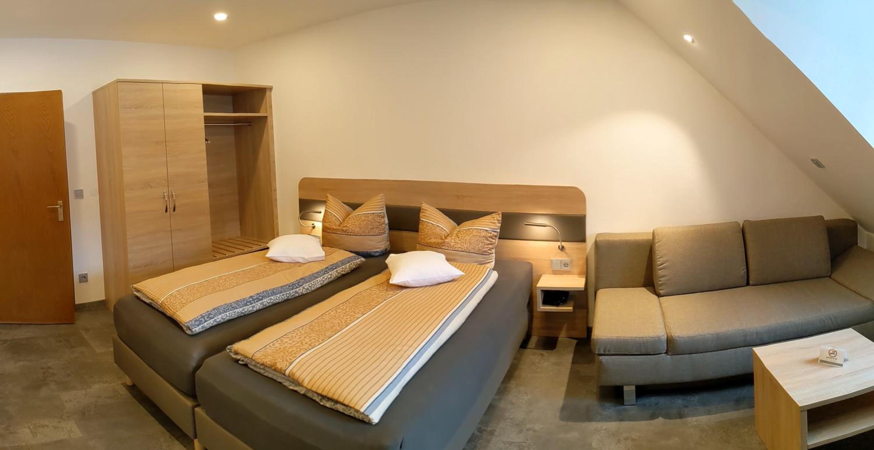 Comfort Room (2- 4 people) - Photo 13