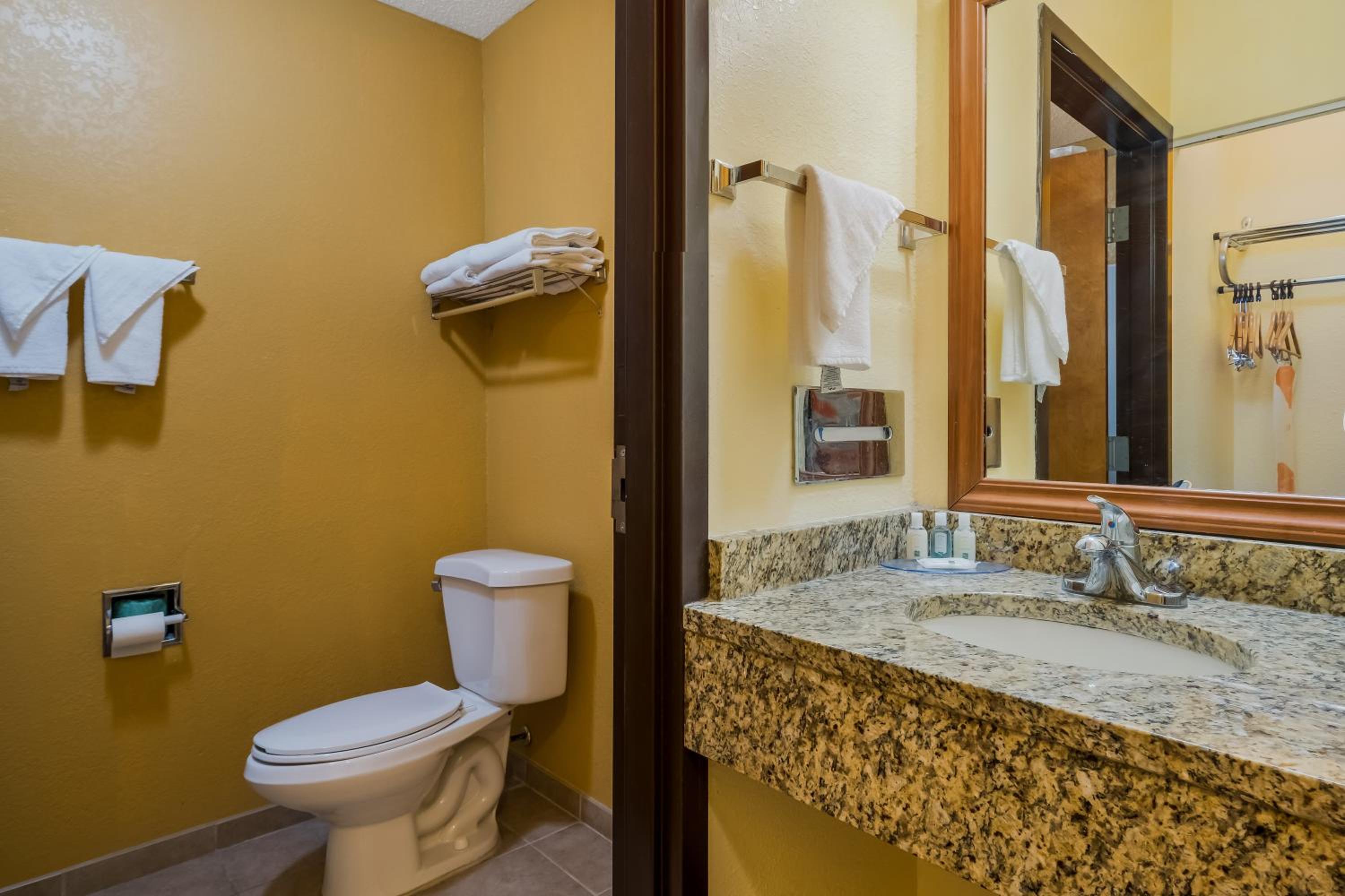 King Room - Accessible/Non Smoking photo 3