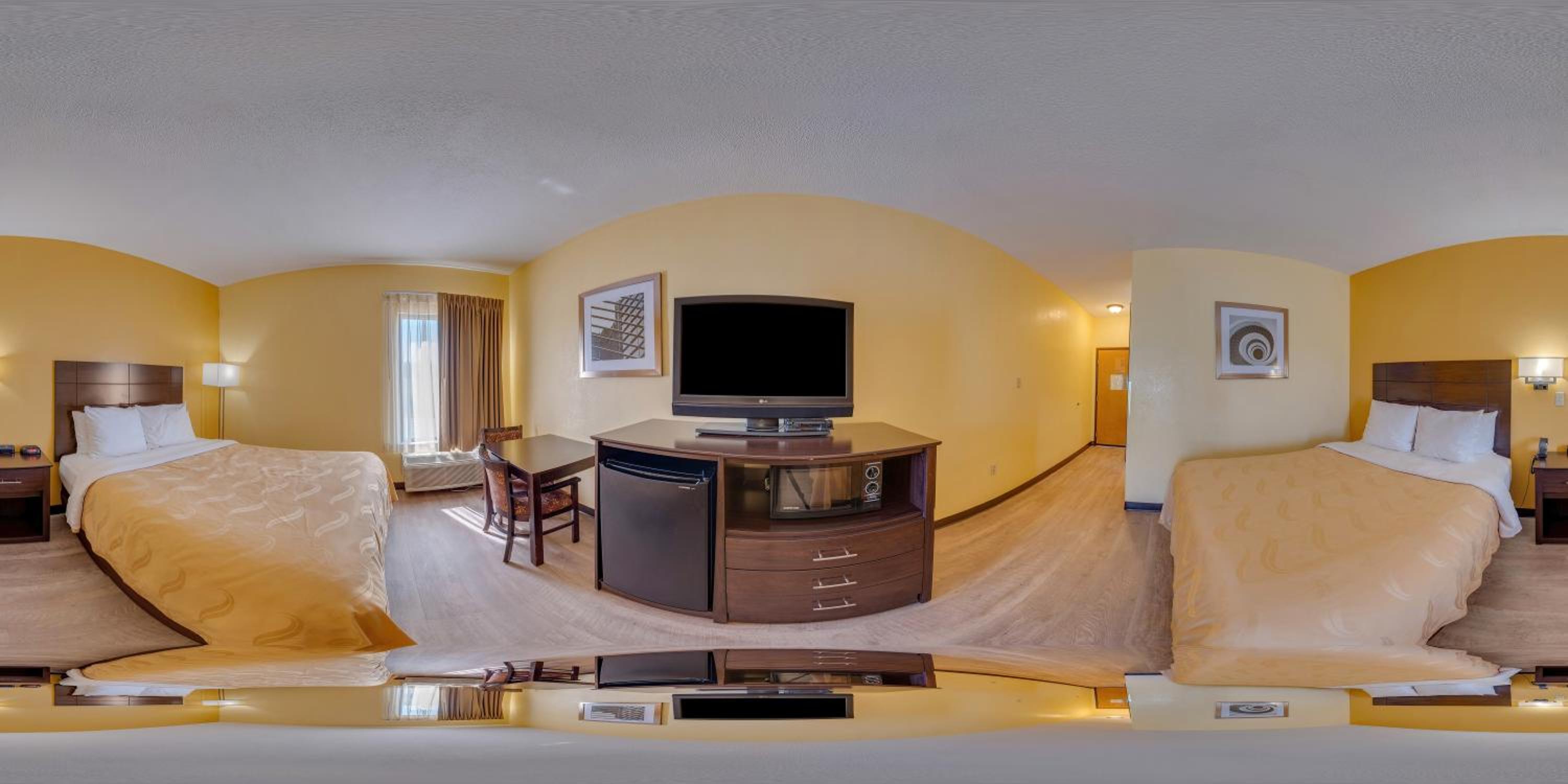 Queen Room with Two Queen Beds - Accessible/Non-Smoking  photo 2
