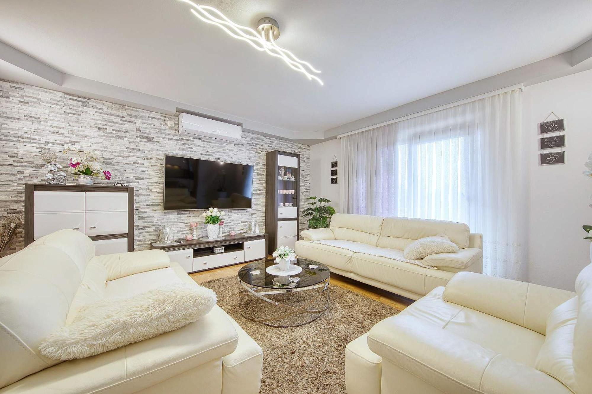 Apartment With Mountain View photo 1