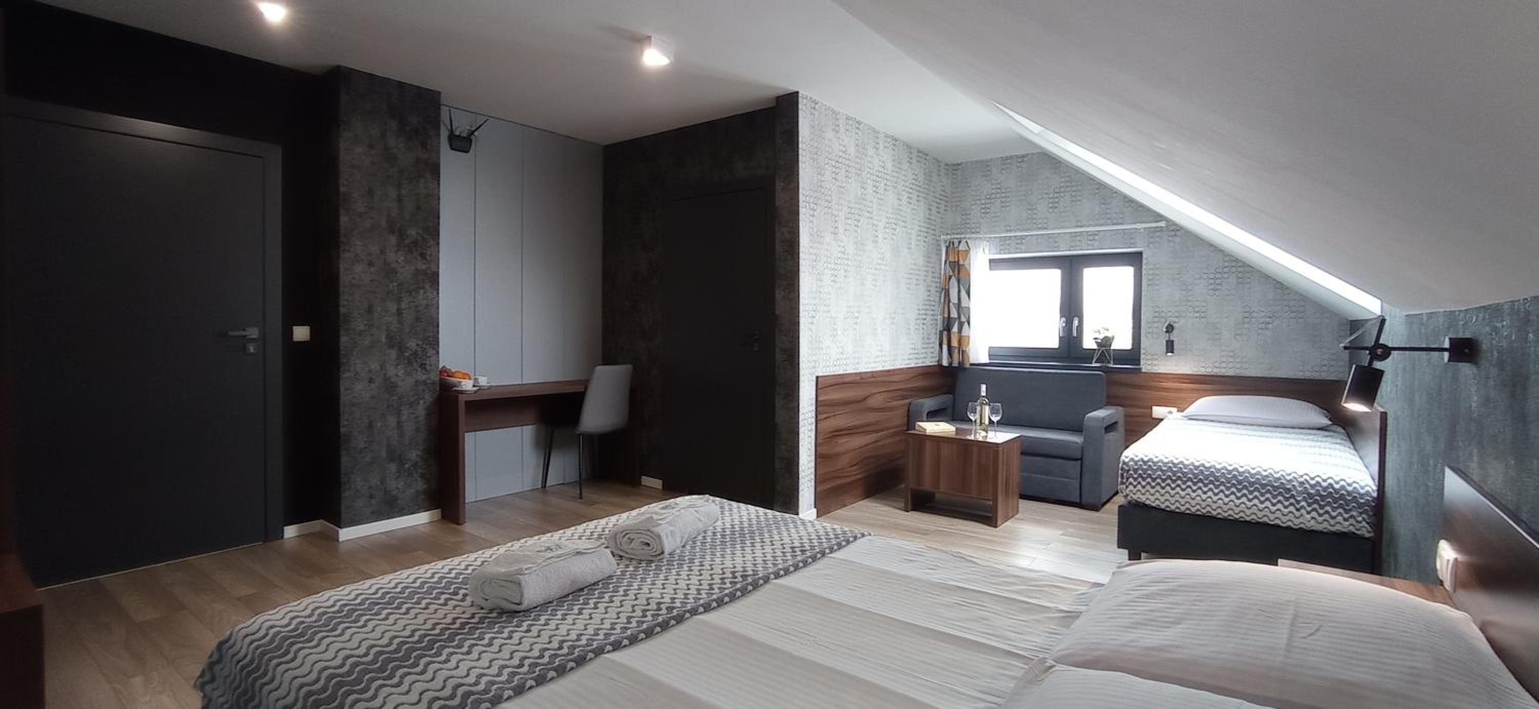Quadruple Room with Mountain View - Photo 3