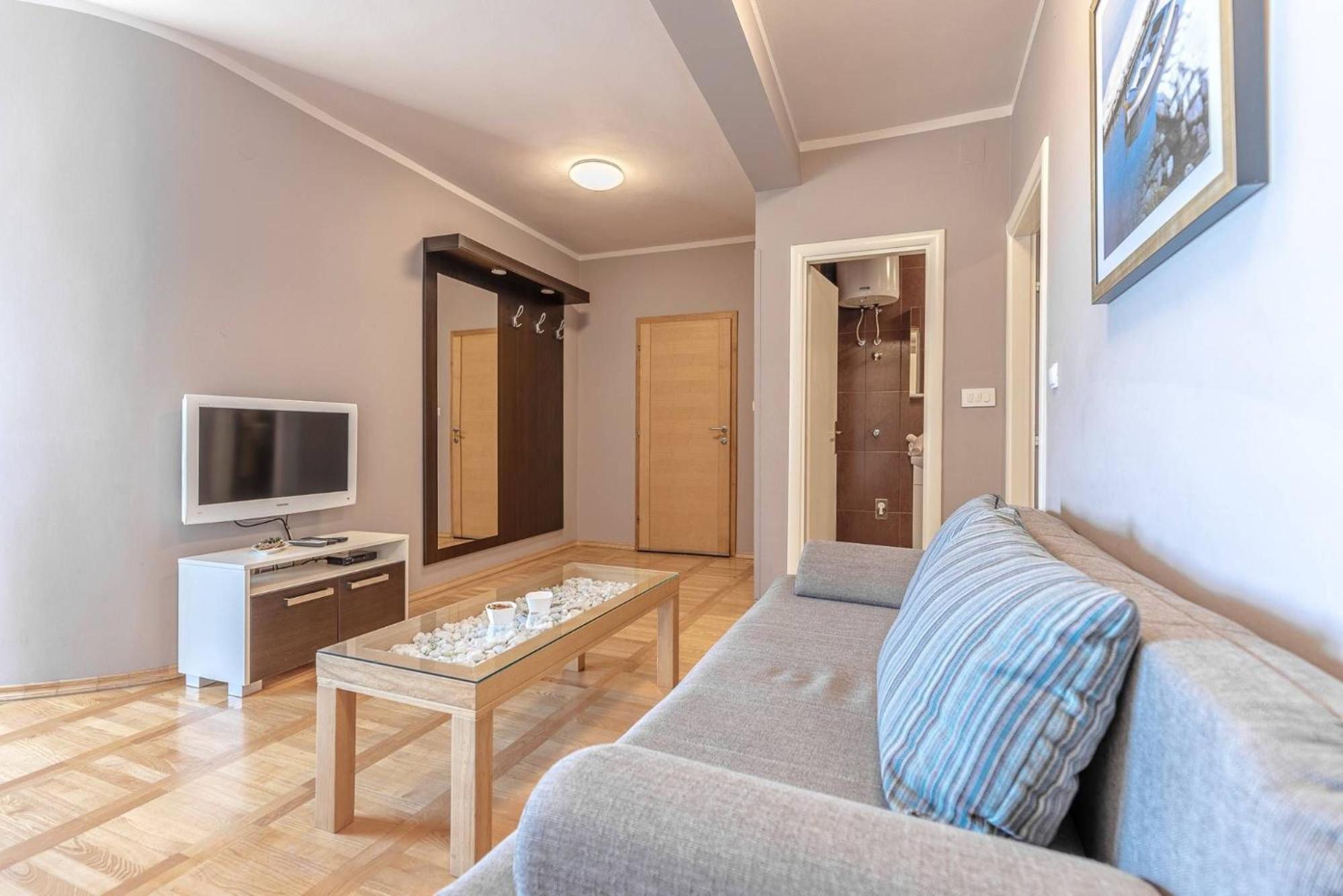 One-Bedroom Apartment with Balcony
