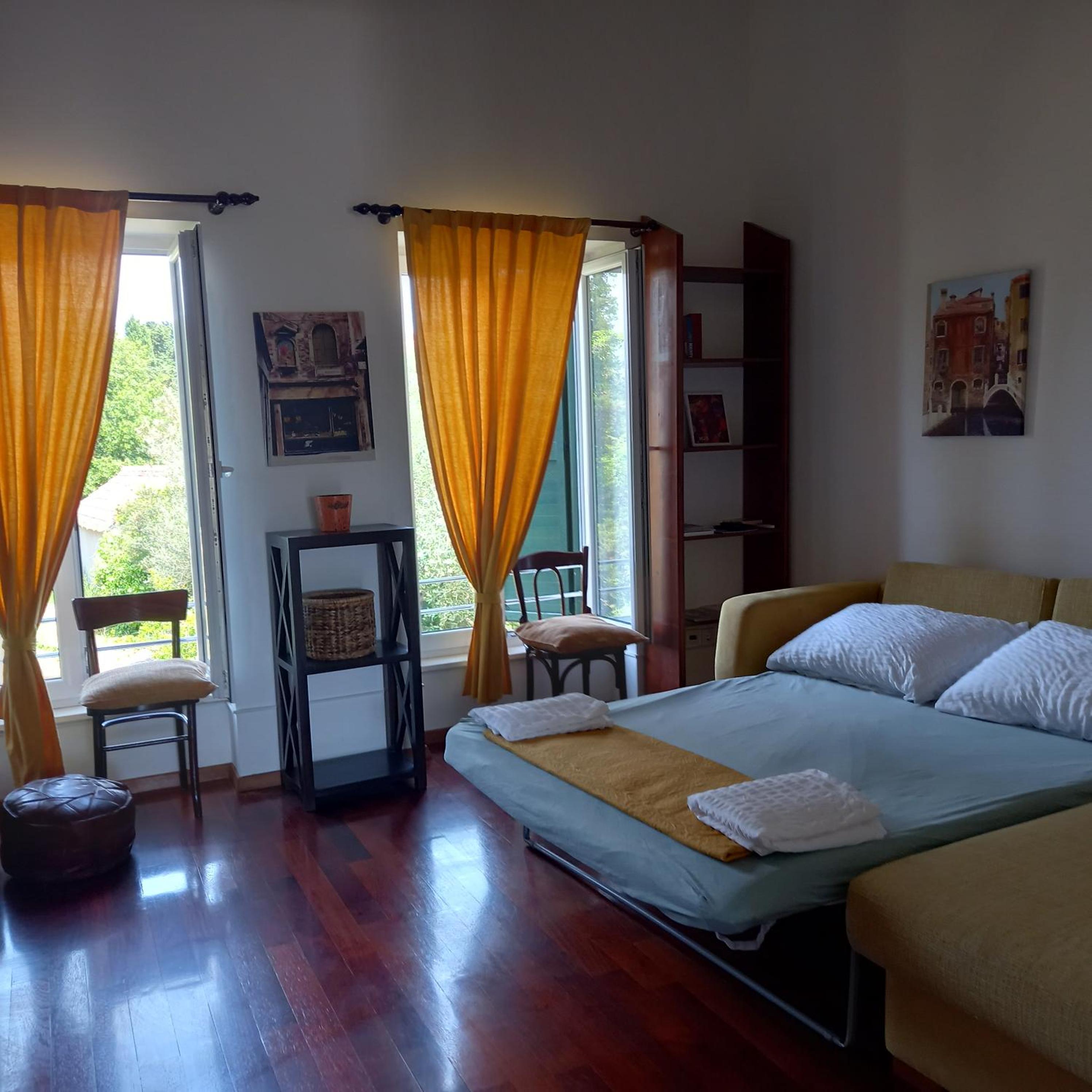 Apartment with Balcony photo 1