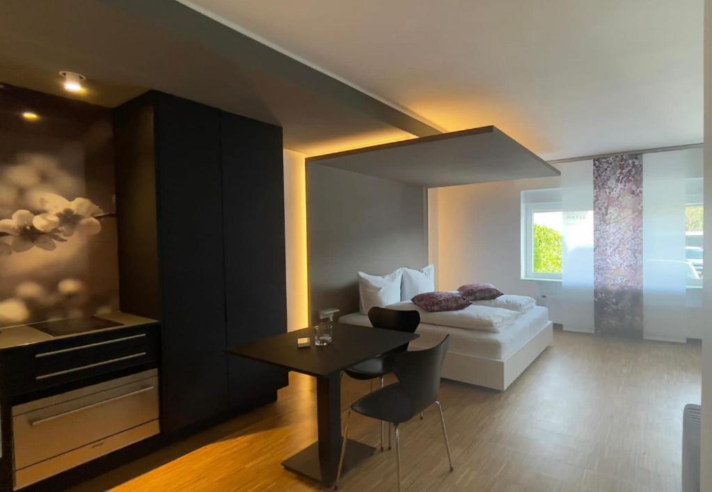 Deluxe Double Room (2 Adults + 1 Child) photo 3