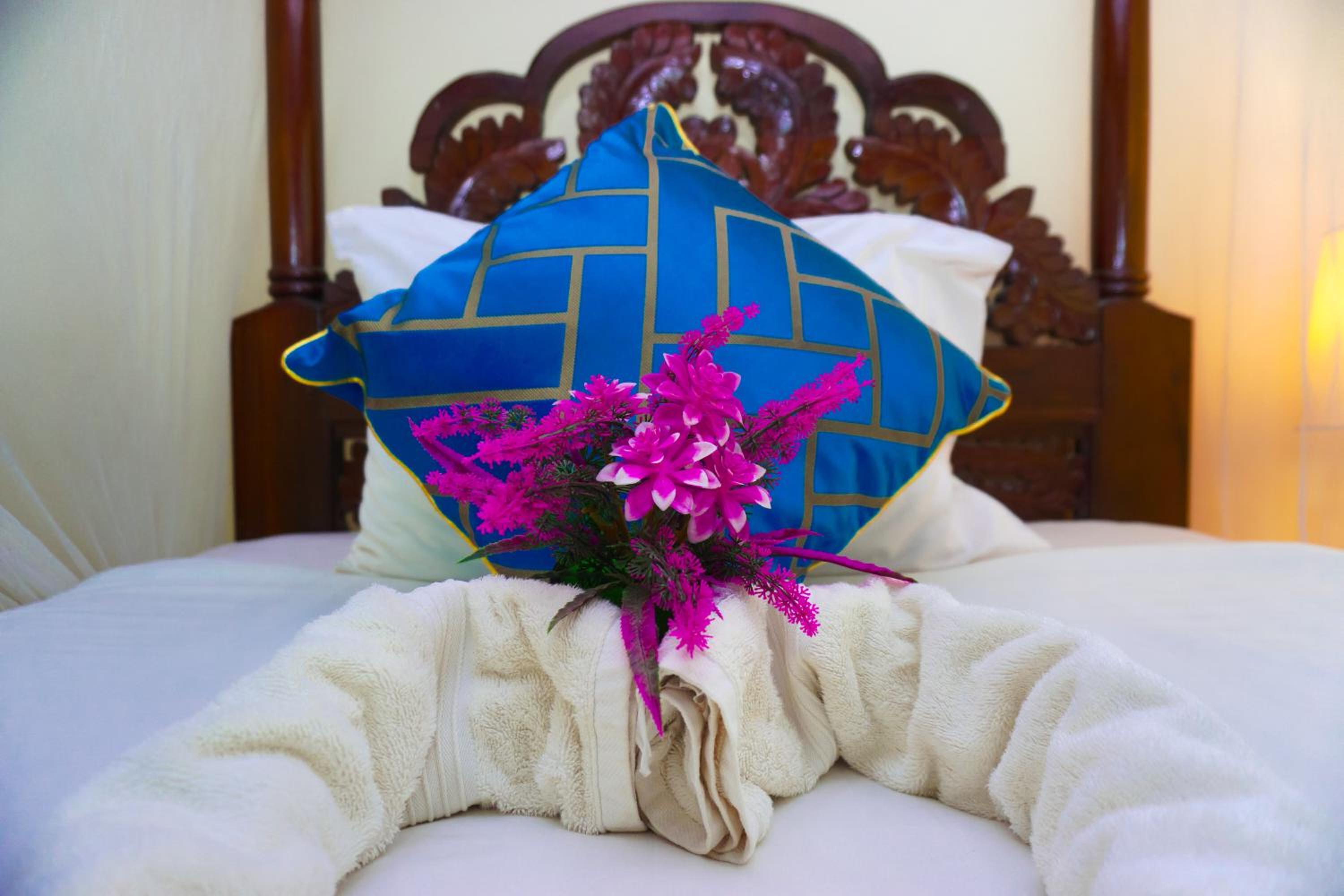 Bed & Sleeping Area