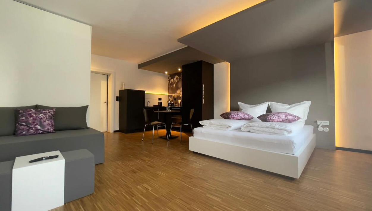 Deluxe Double Room (2 Adults + 1 Child) photo 1