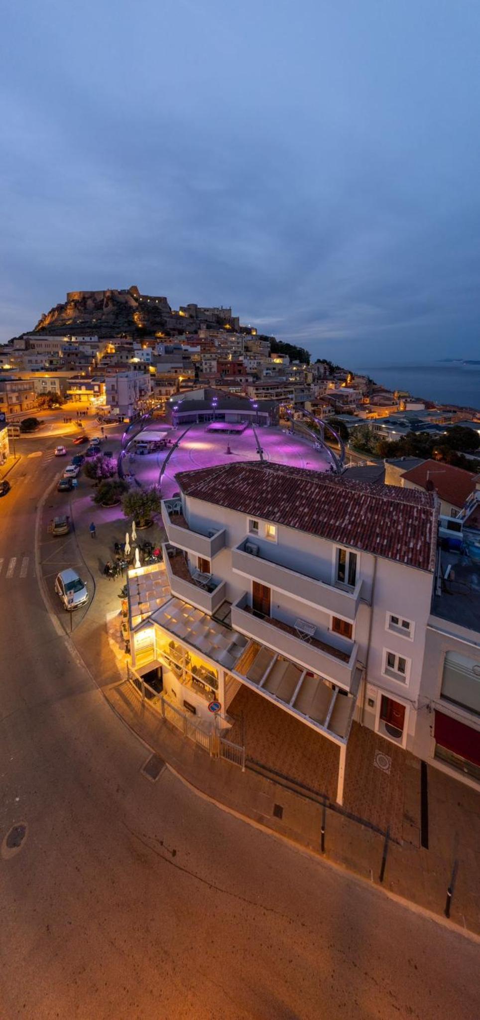 Deluxe Double Room with Balcony and Sea View photo 3