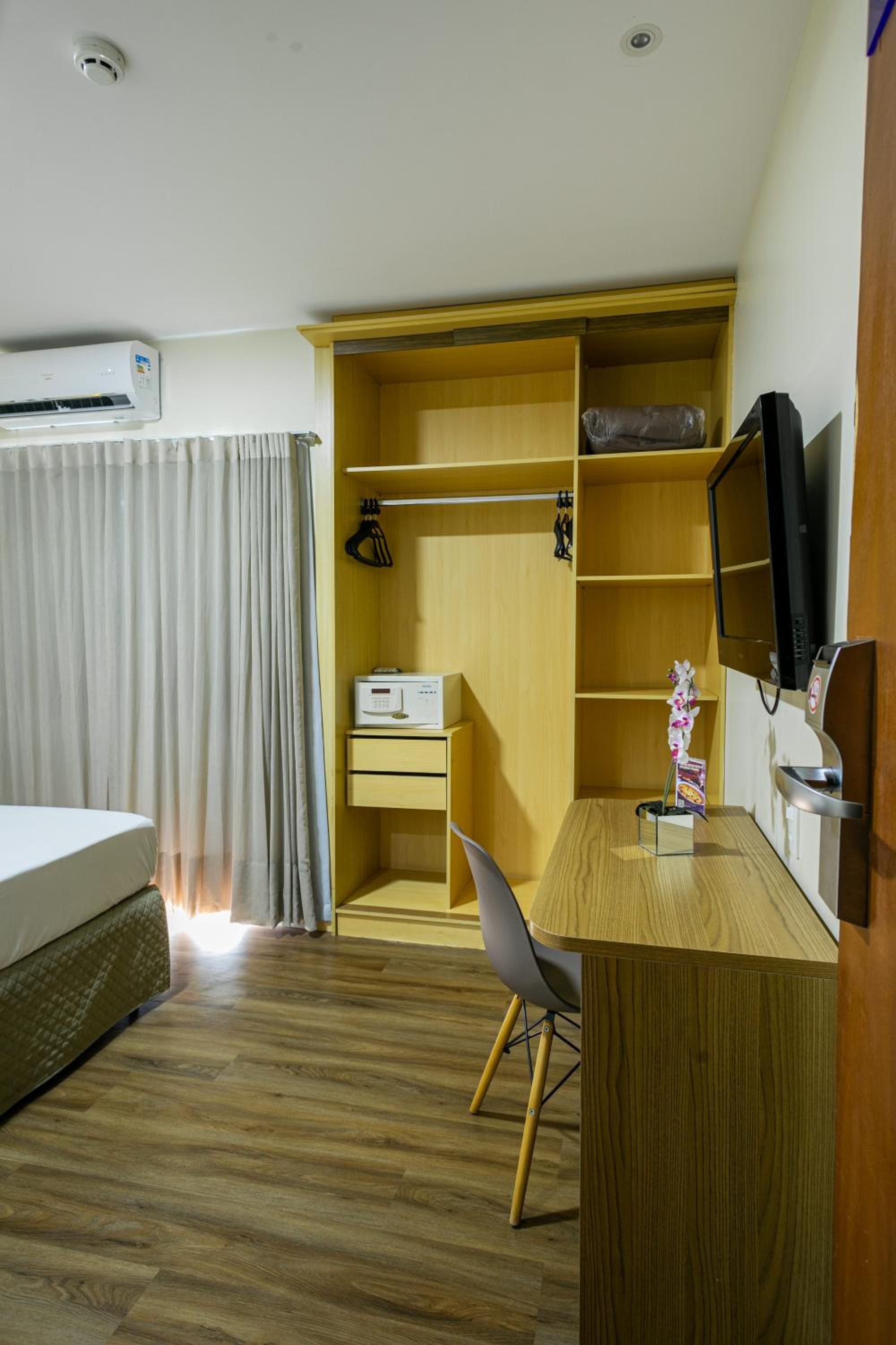 Available room