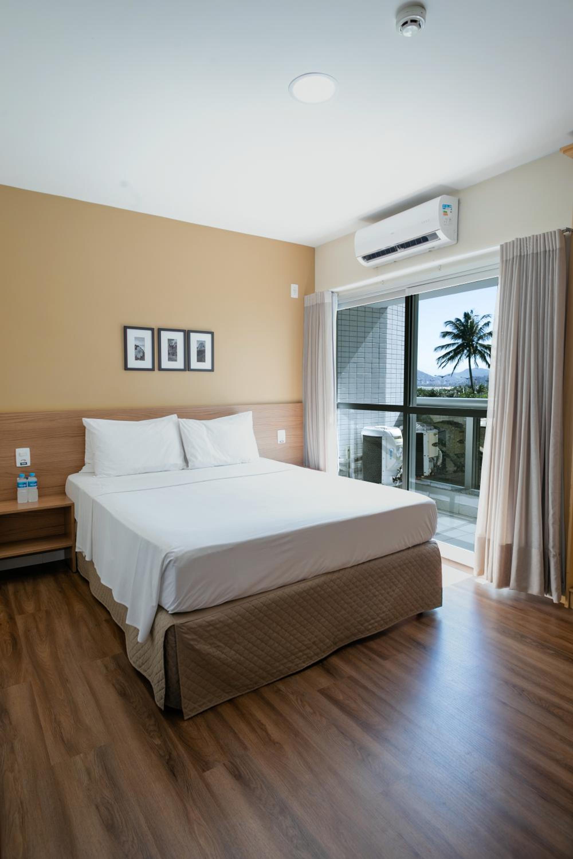 Standard Double Room thumbnail 6