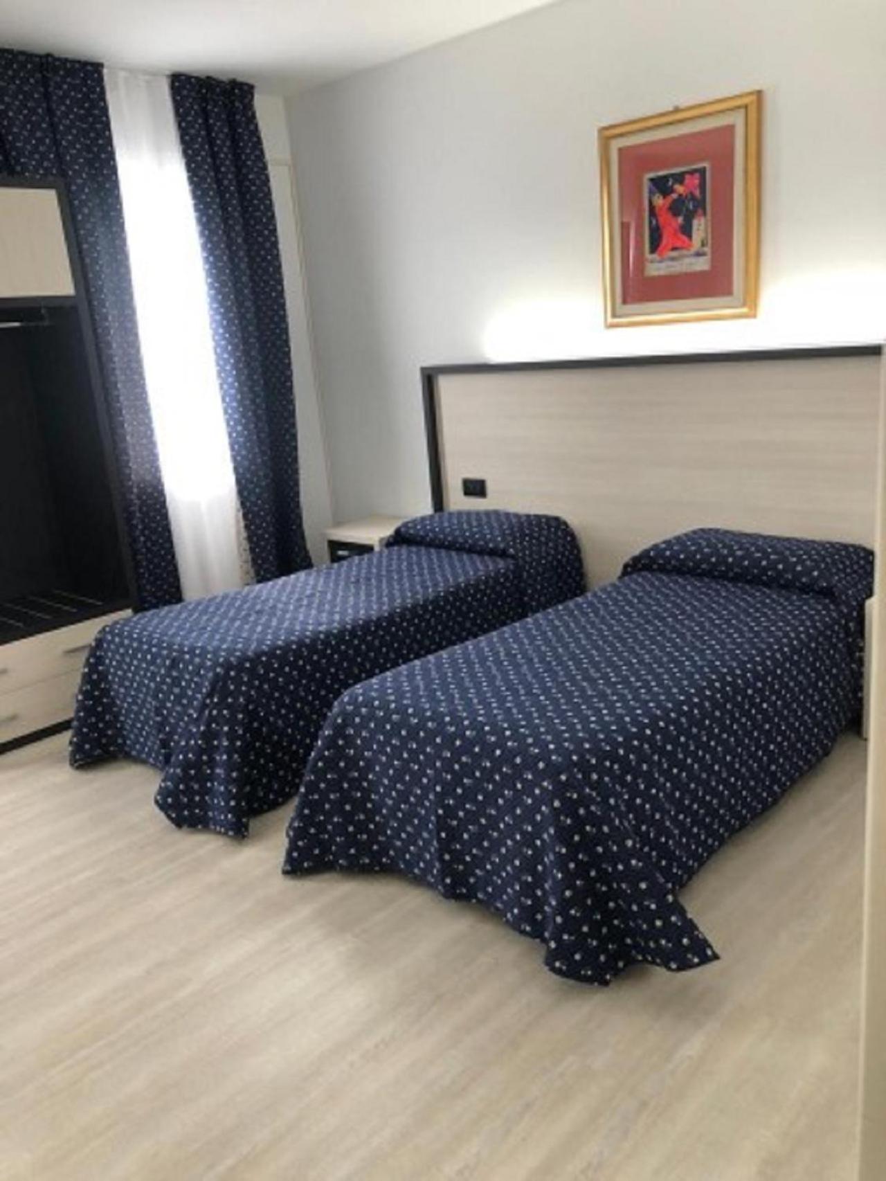 Double Room - Photo 4
