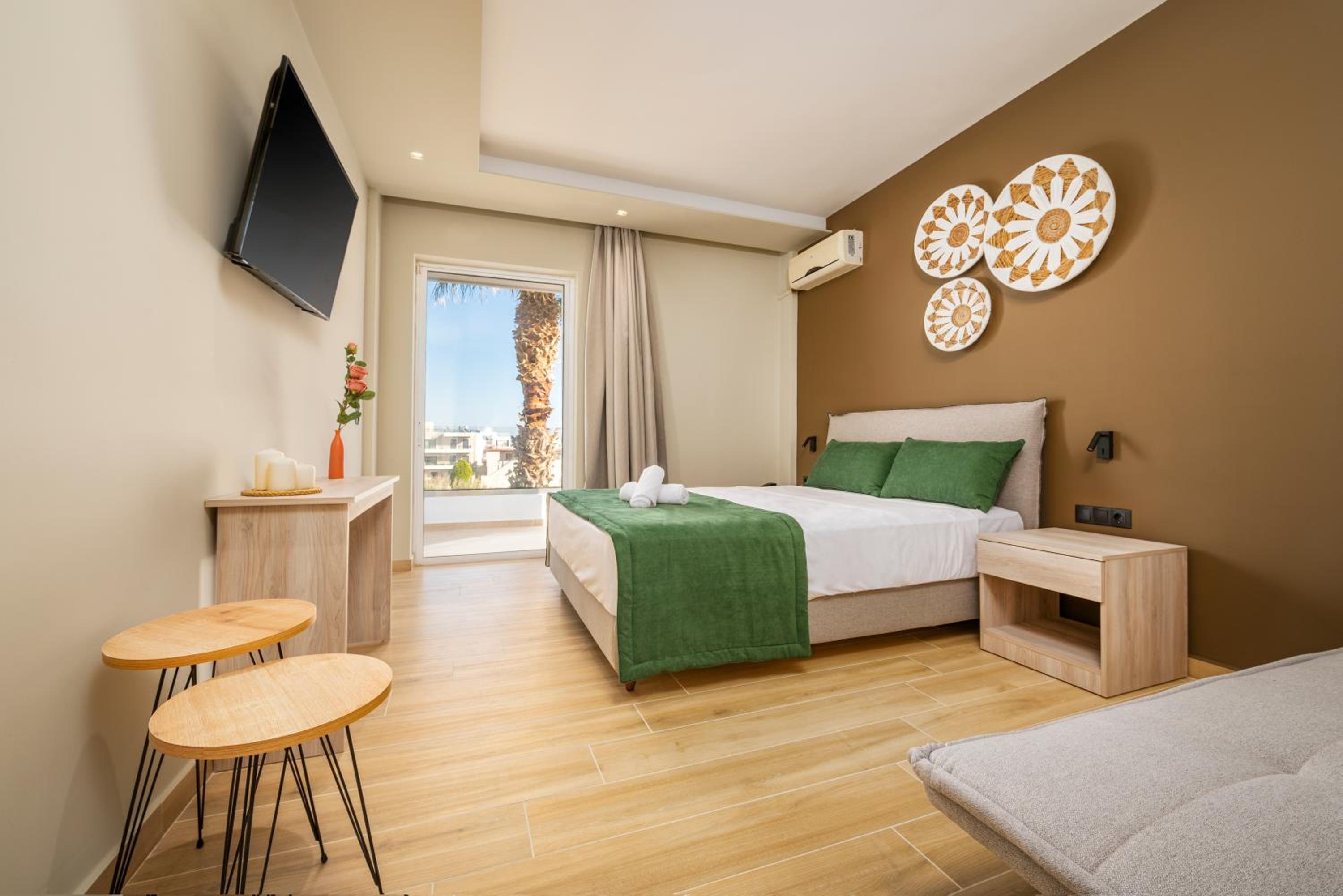 Deluxe Double Room with Side Sea View
