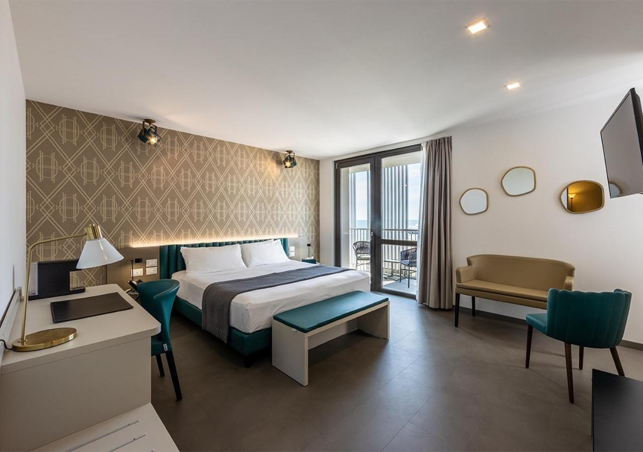 Superior Double or Twin Room with Sea View photo 3