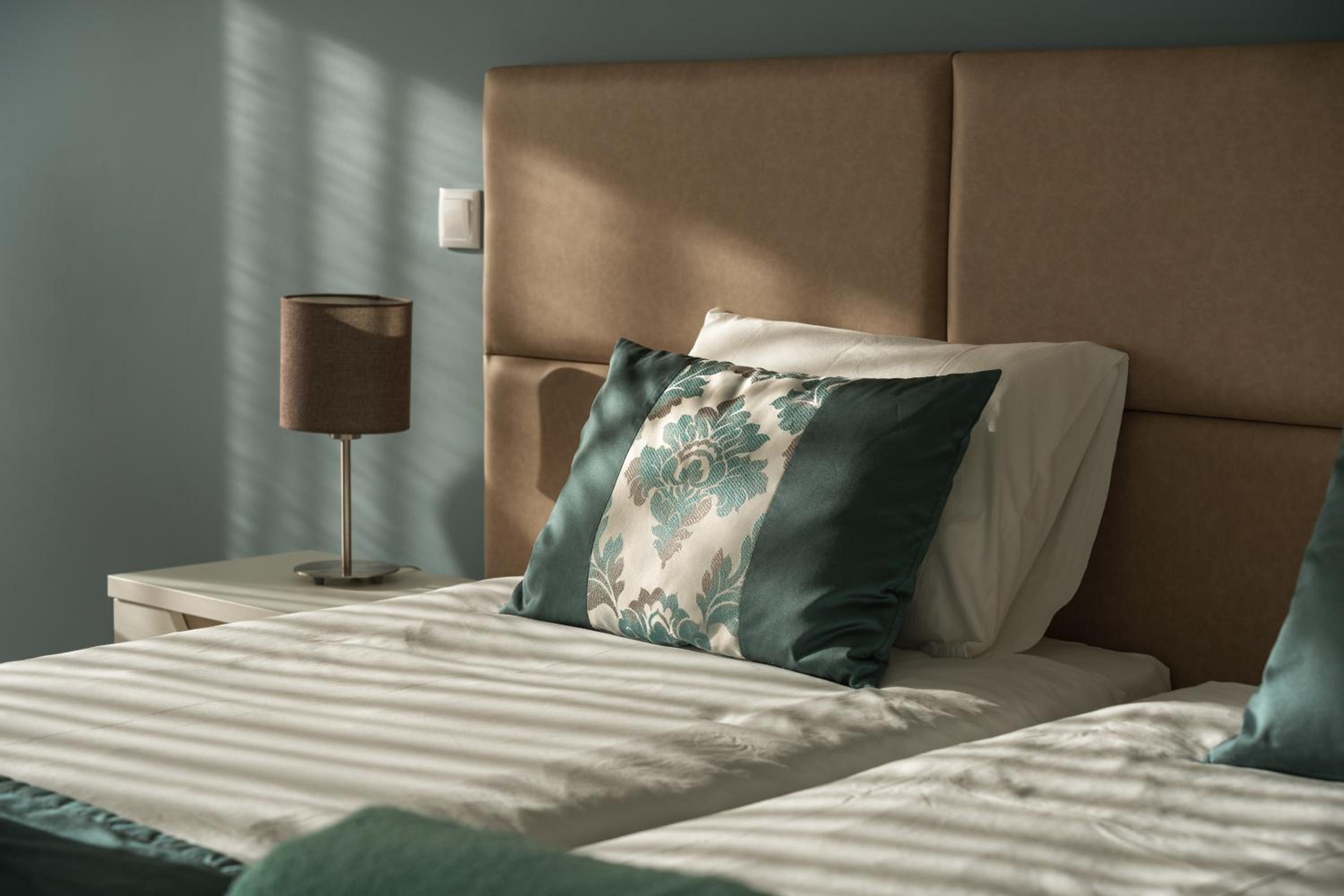 Deluxe Double or Twin Room with Sea View - Photo 9