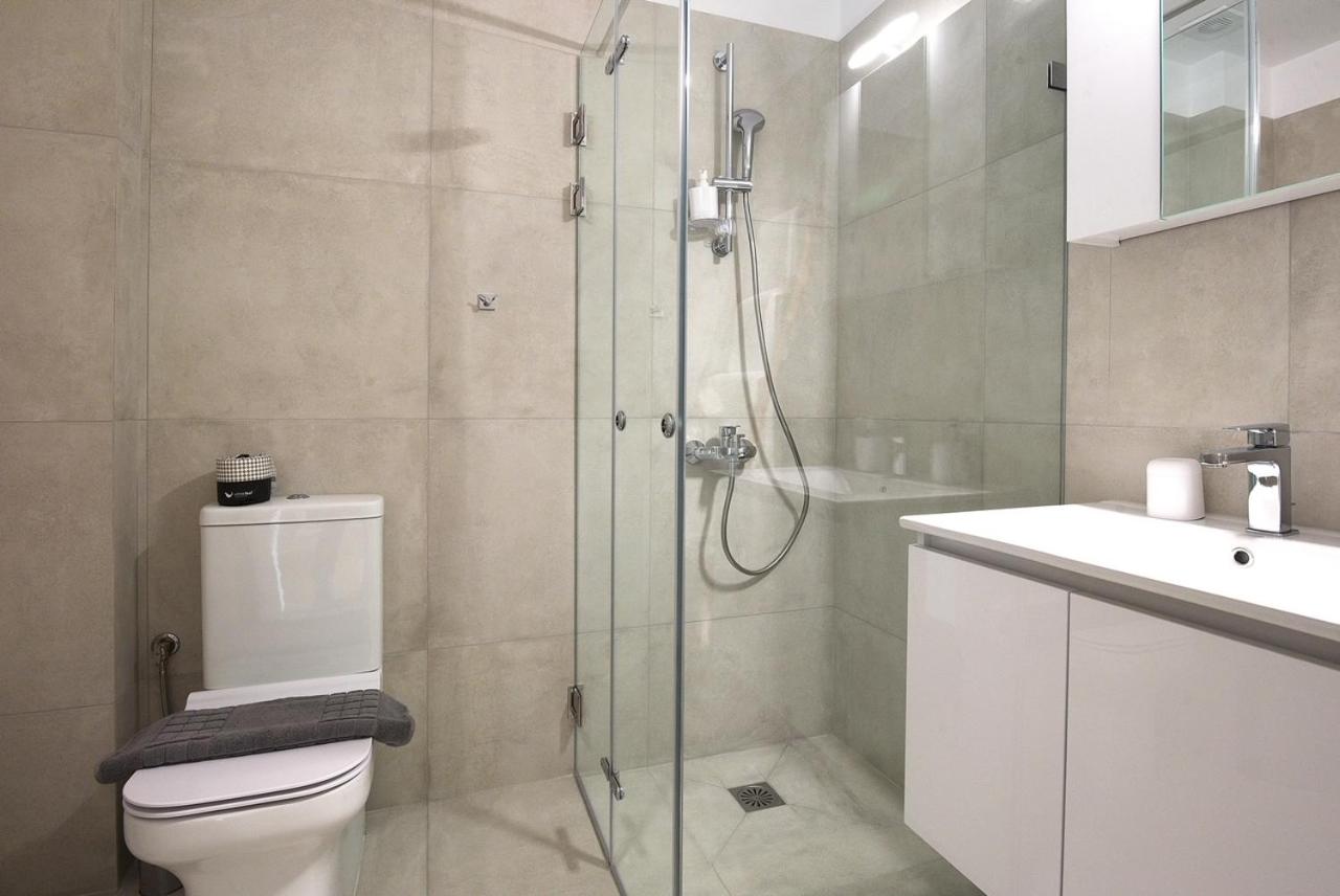 Deluxe Suite - Photo 19