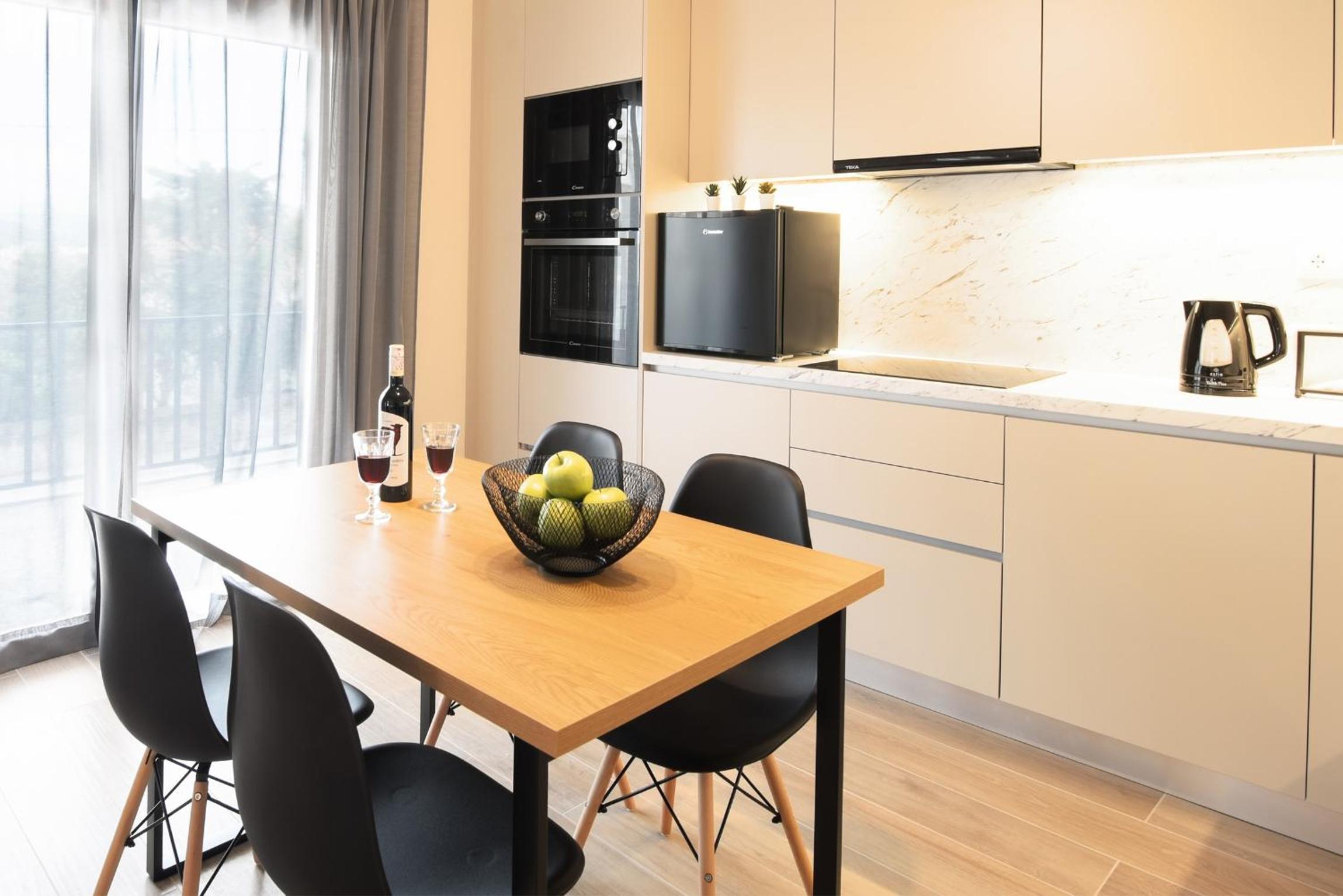 Deluxe Suite - Photo 13