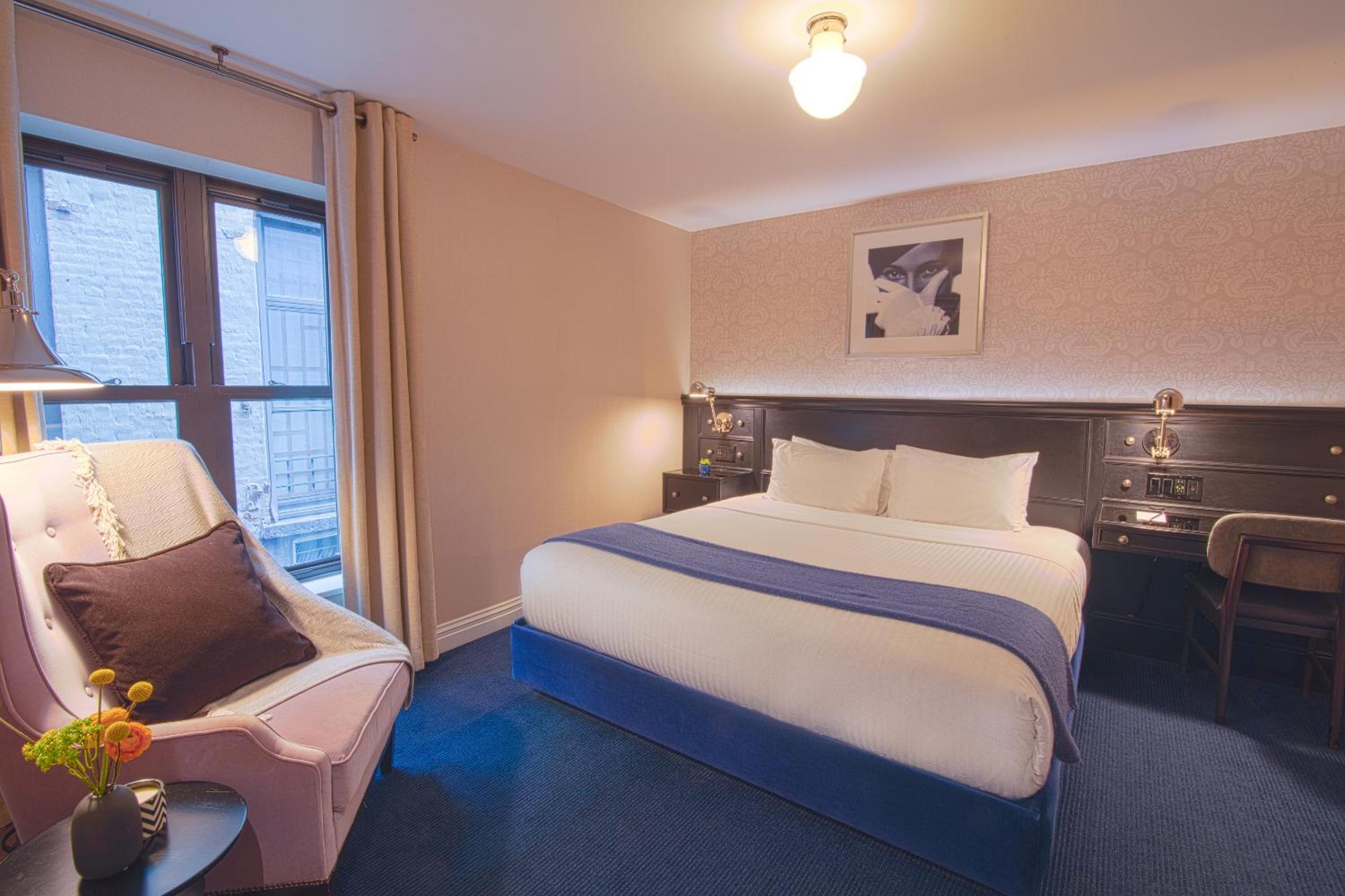 Studio 1 King bed