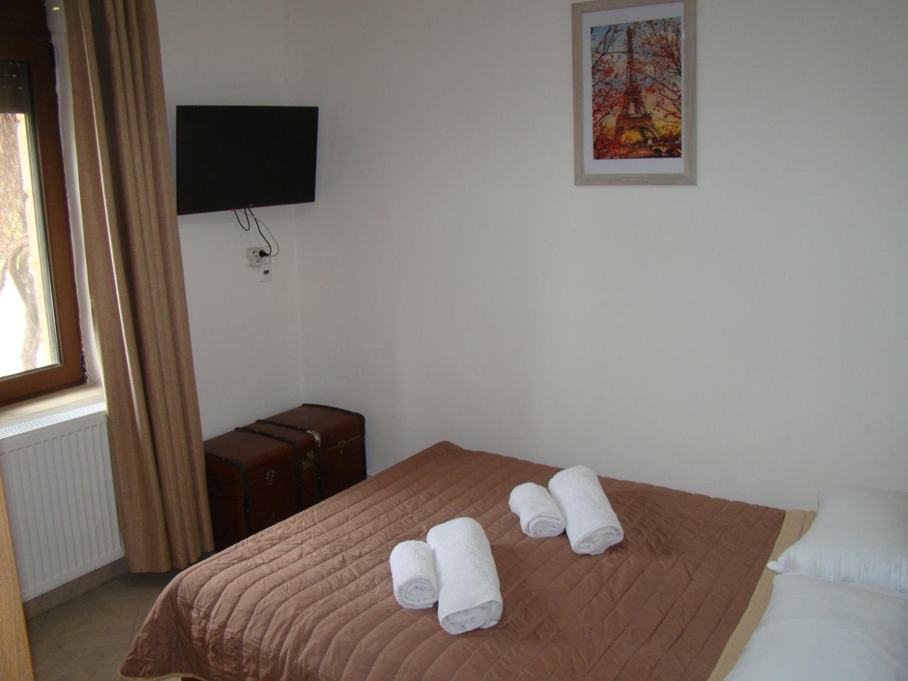 Three-Bedroom House photo 3