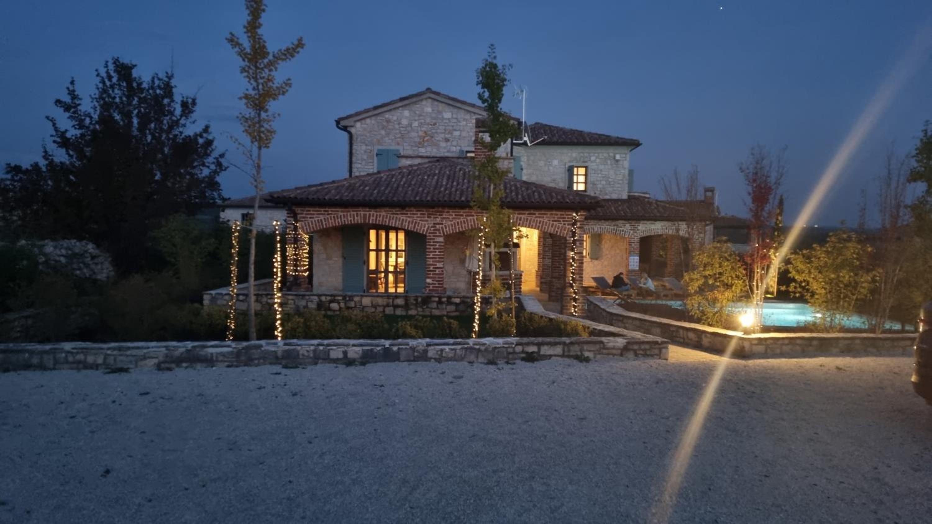 Villa photo 2