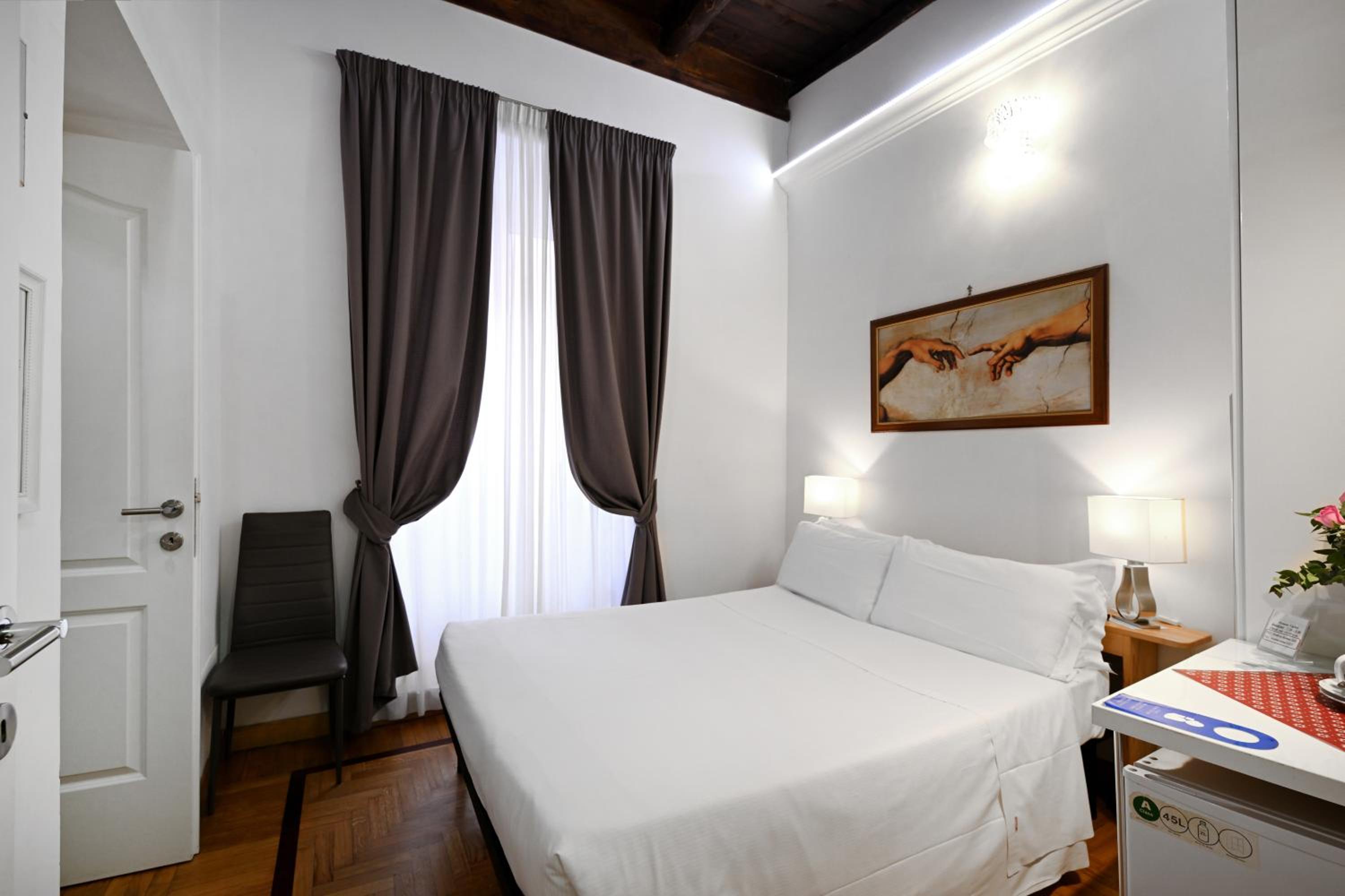 Small Double Room photo 1