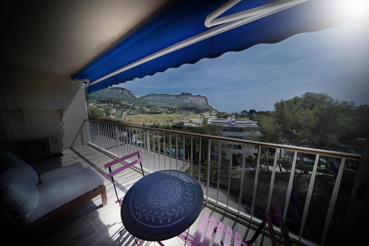 Apartment with Sea View photo 1