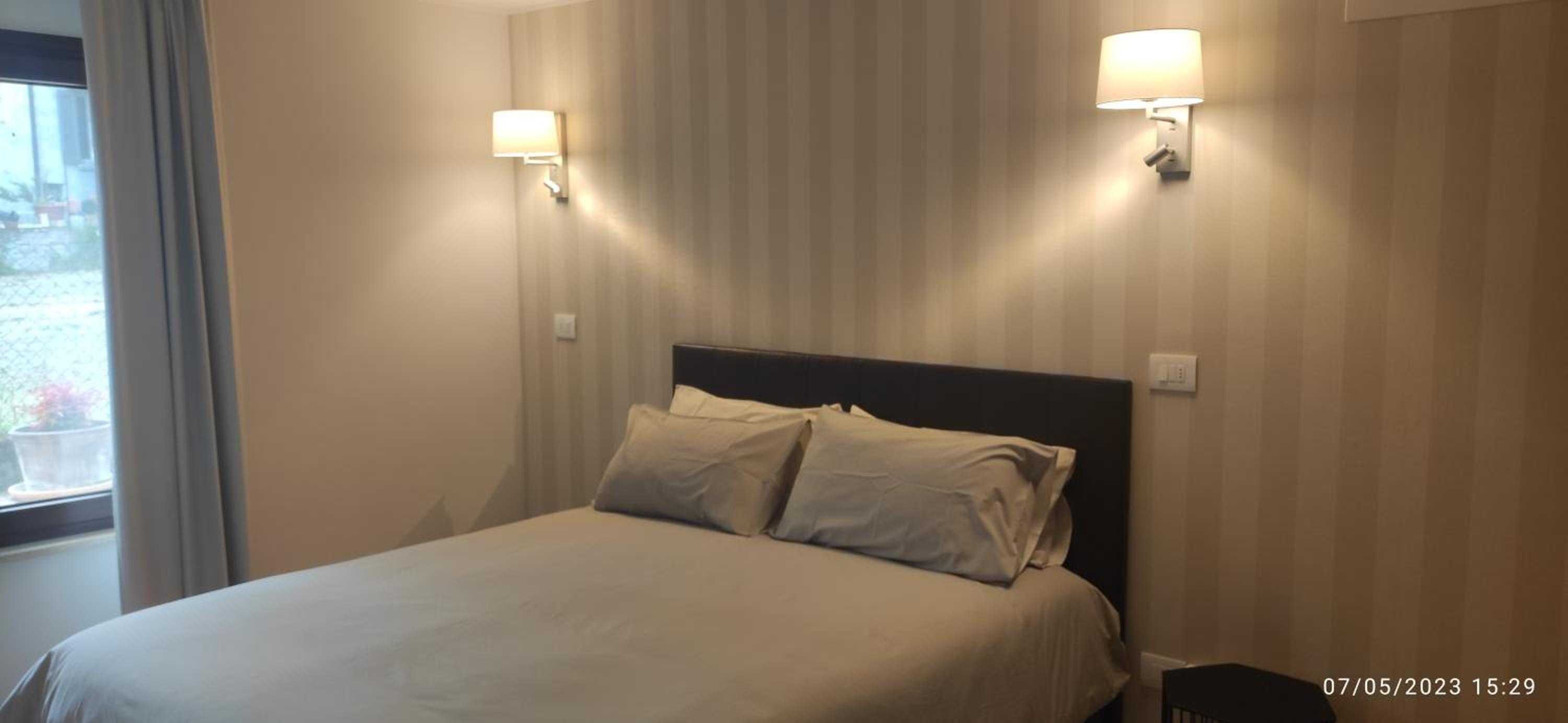 Double Room - Photo 11