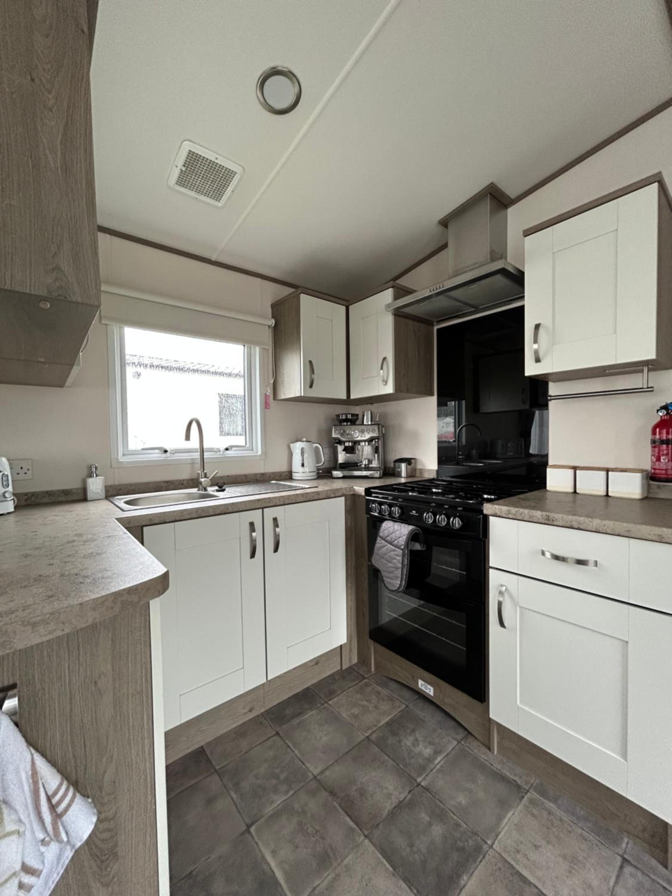 Two-Bedroom House photo 2