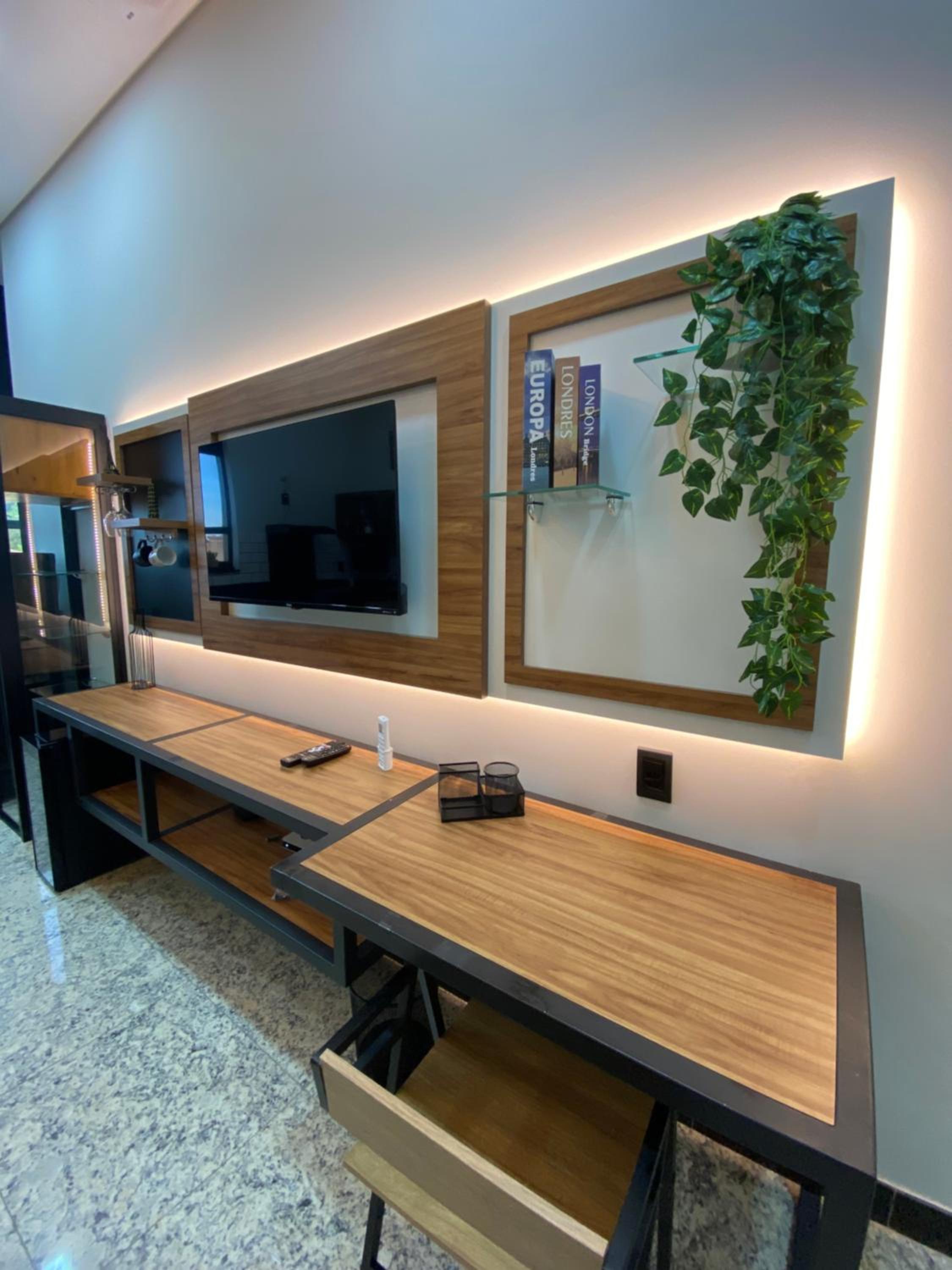 Family Room photo 3