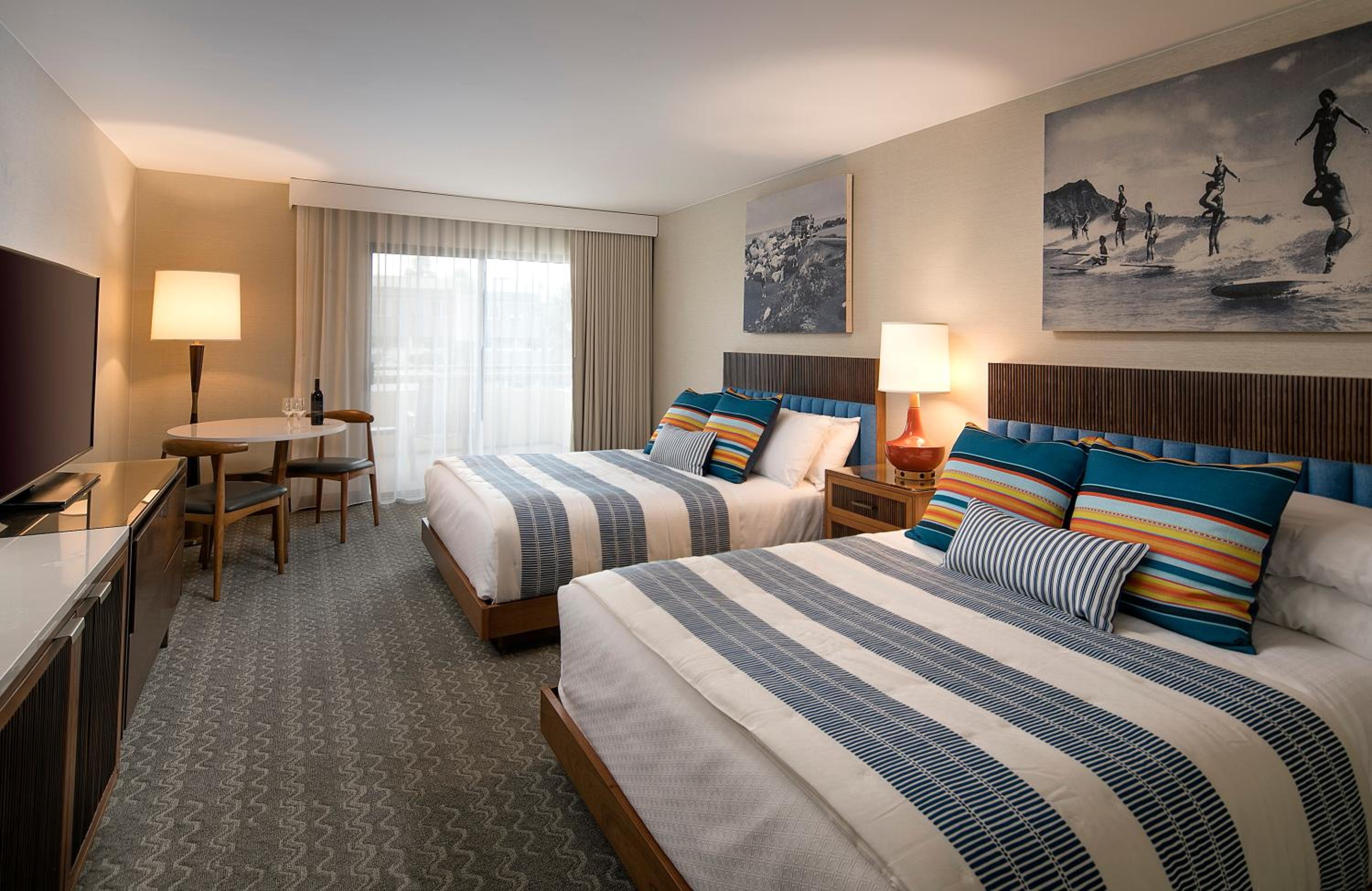 Queen Room with Two Queen Beds - Photo 3