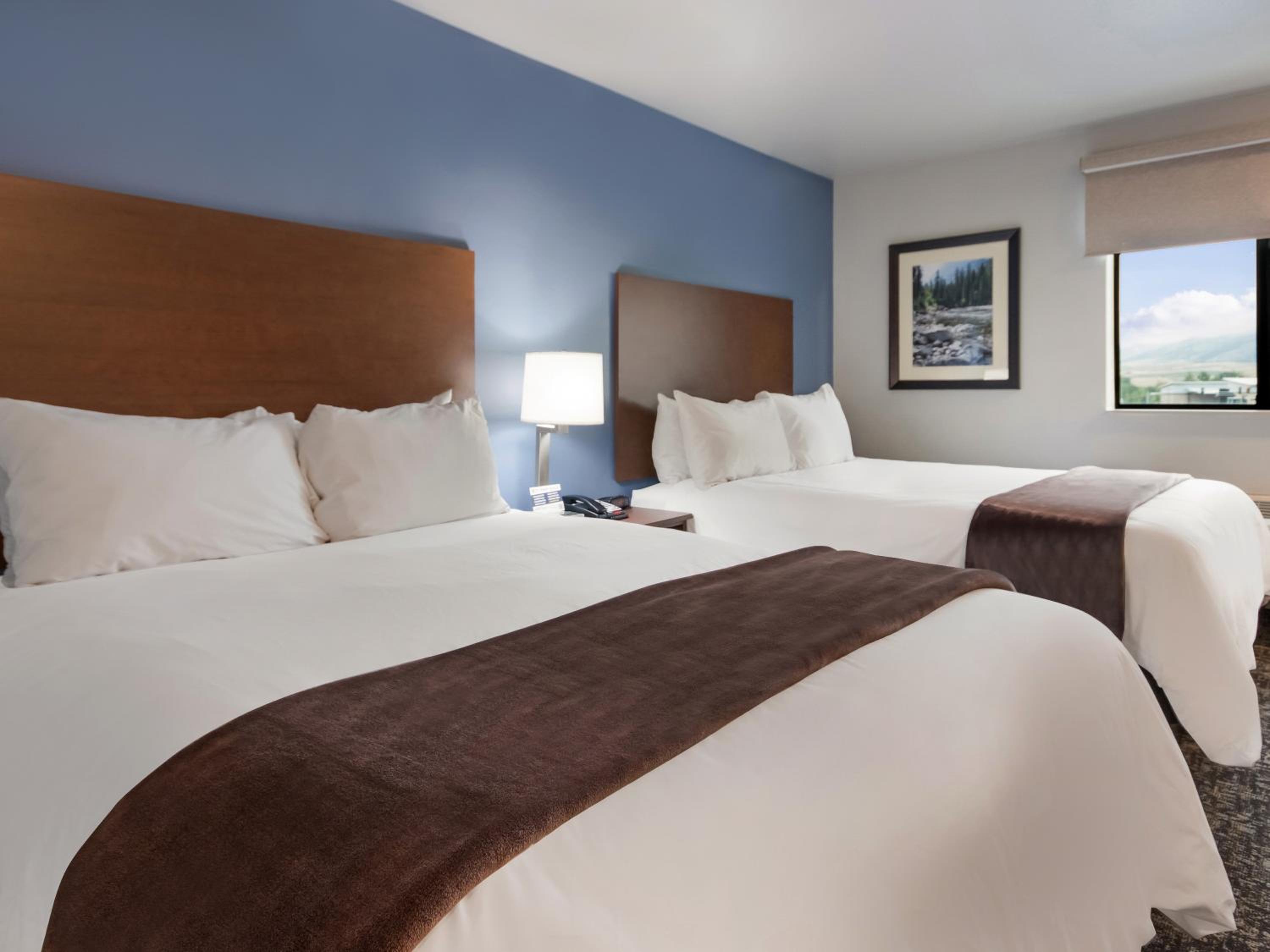 Queen Room with Two Queen Beds - Hearing Accessible photo 3
